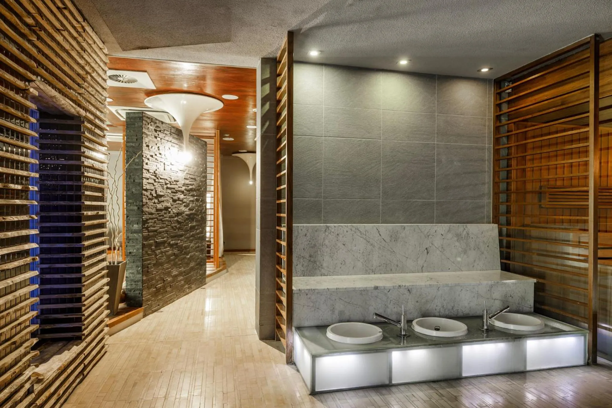 Spa and wellness centre/facilities in Marine Hotel by Zdrojowa