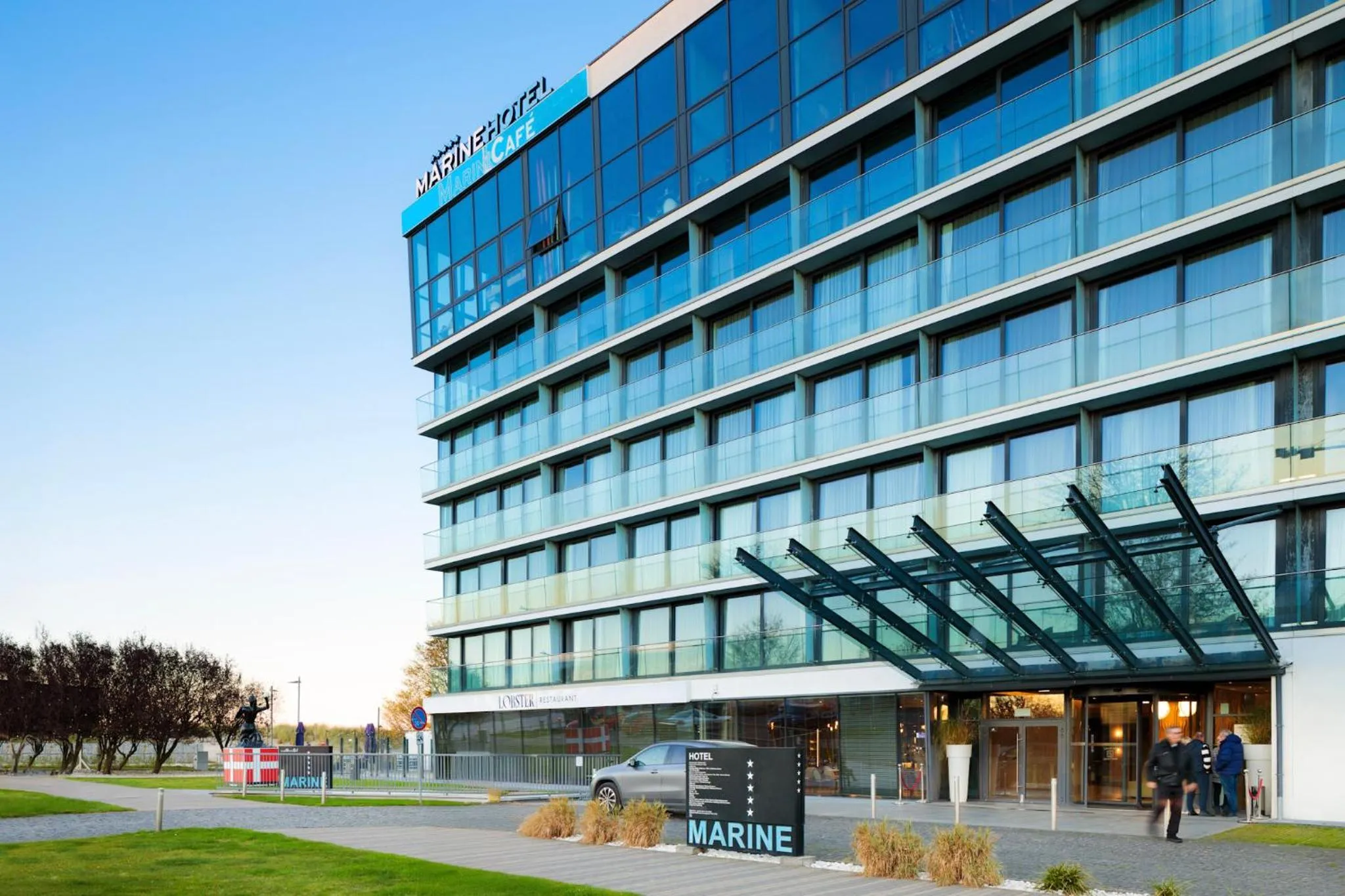 Property building in Marine Hotel by Zdrojowa