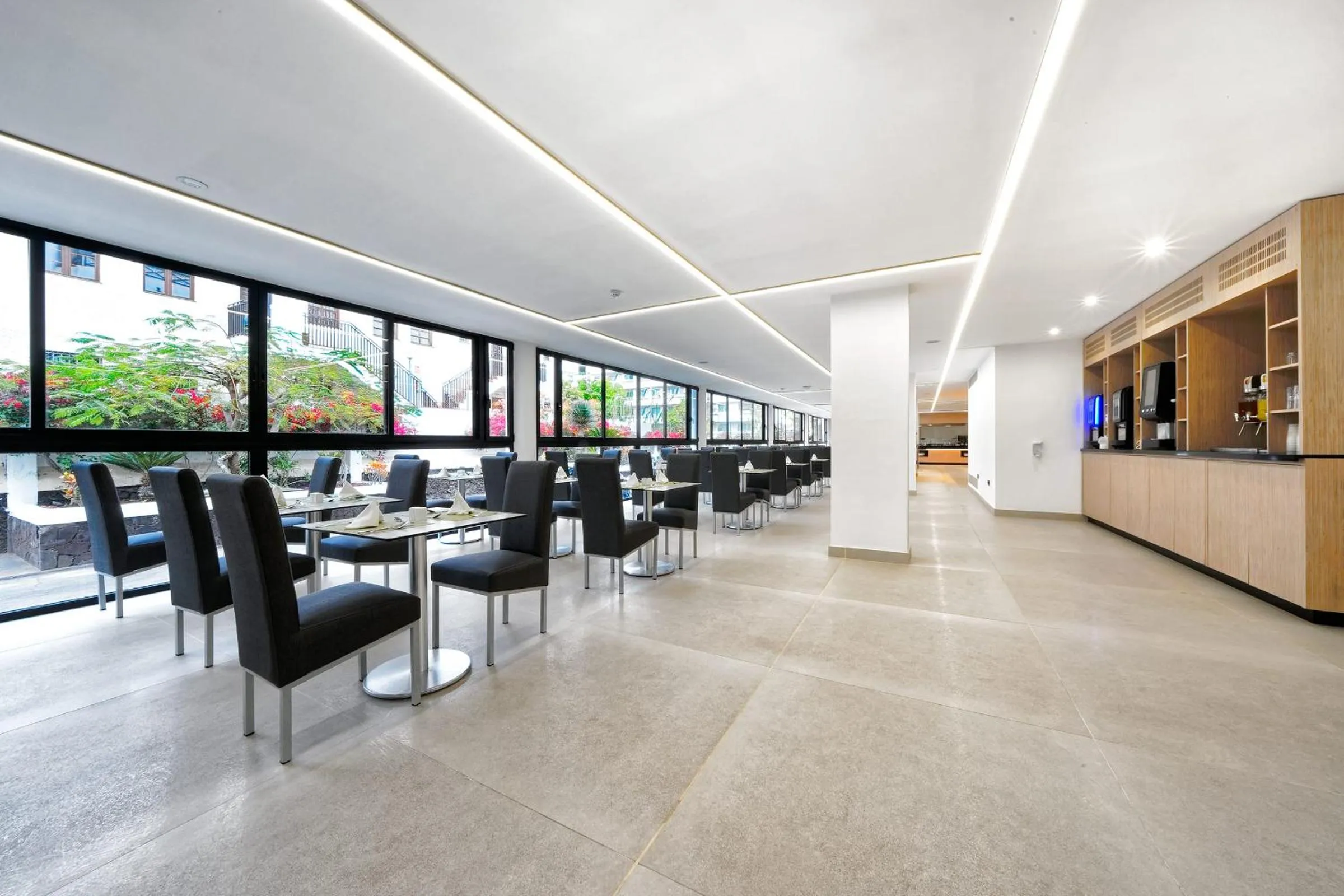 Restaurant/places to eat in Hotel Parque La Paz