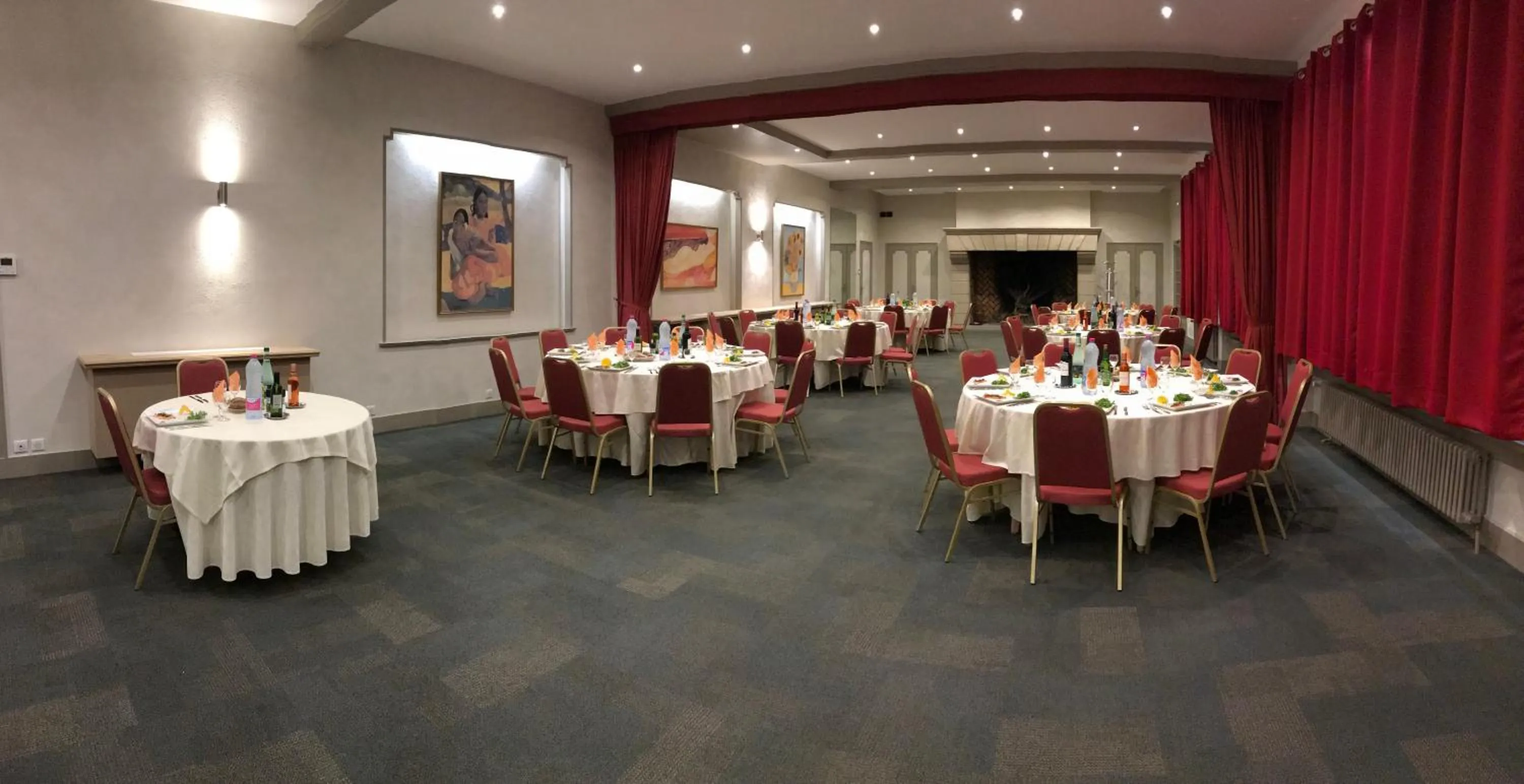 Restaurant/places to eat in Hotel Chiffre