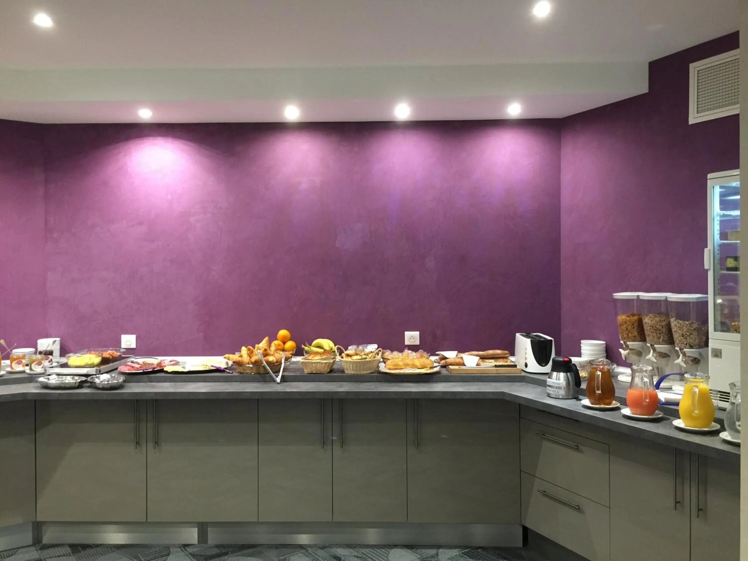 Buffet breakfast in Hotel Chiffre