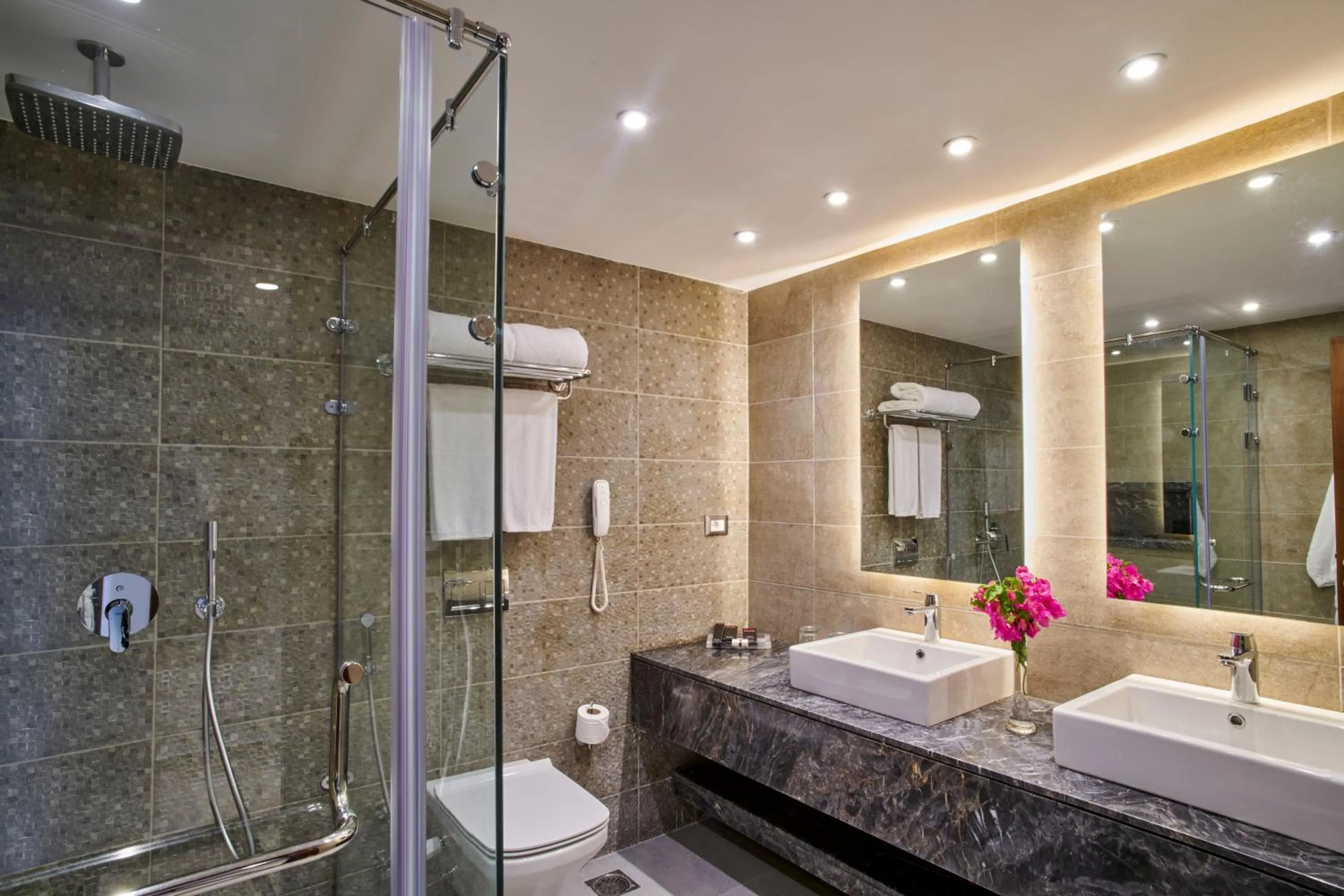 Toilet in Maritim Jolie Ville Resort & Casino