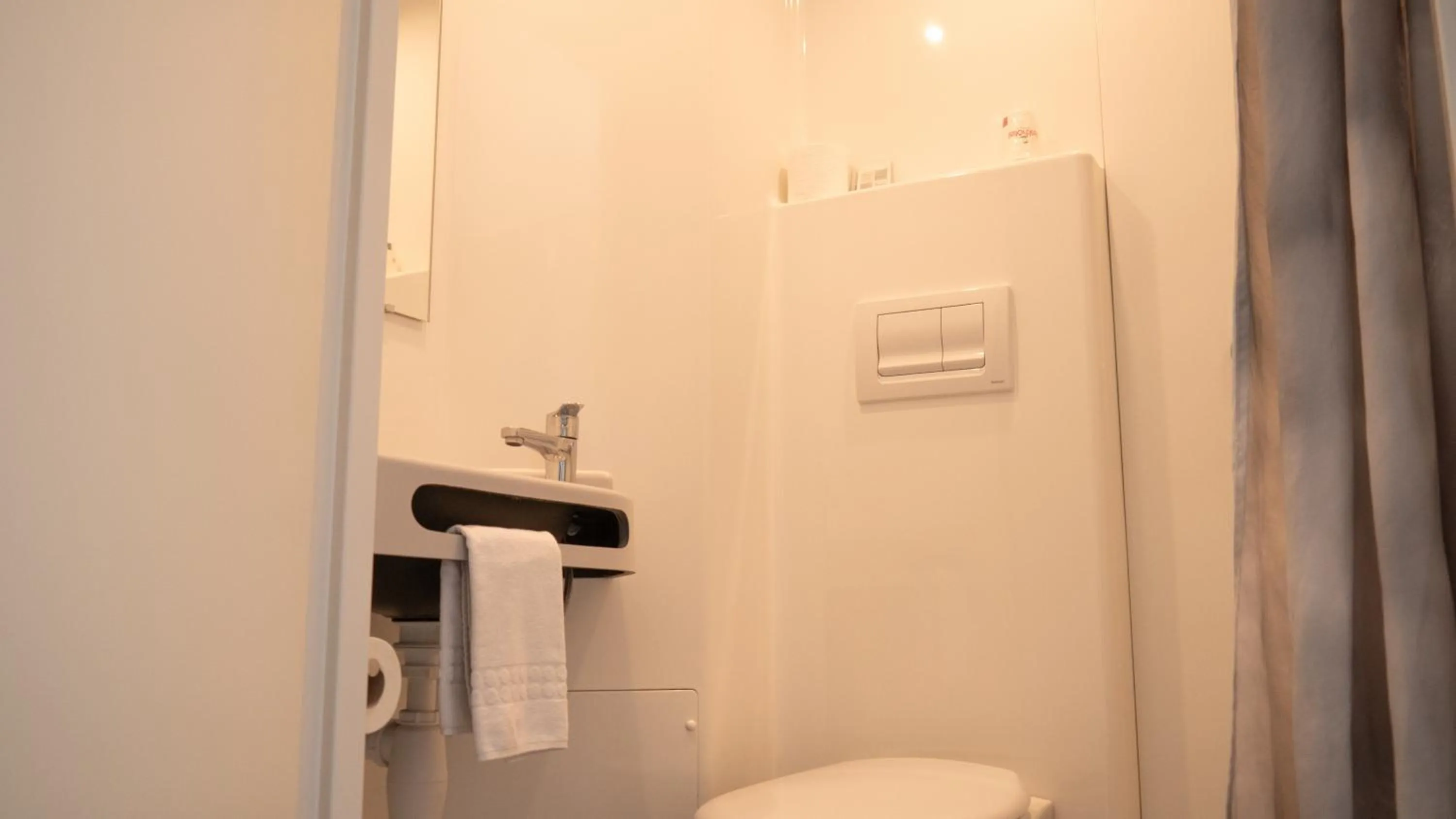 Toilet in FastHotel Montpellier Ouest - Un Hôtel FH Classic