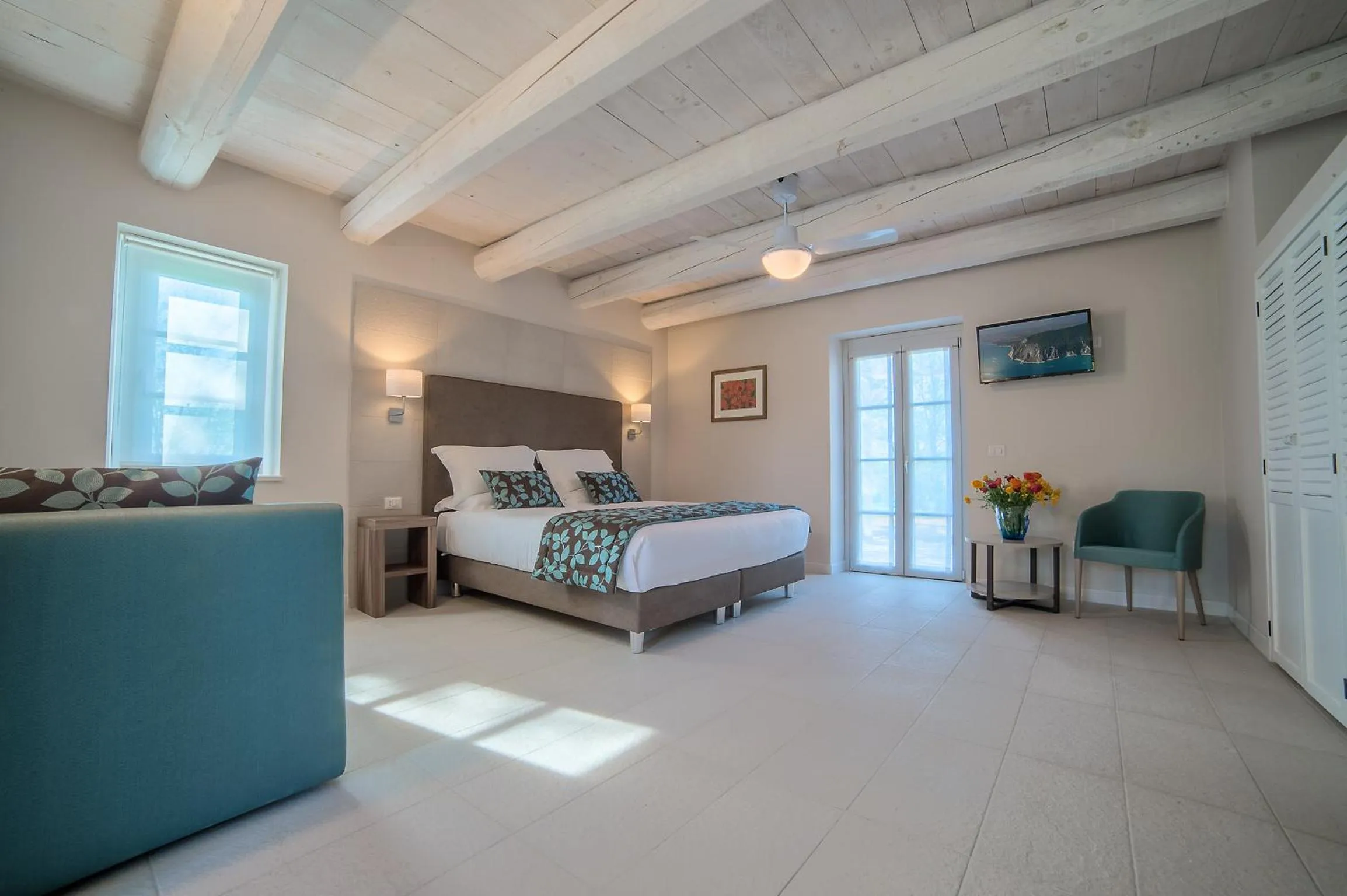 Photo of the whole room, Bed in Agromarino