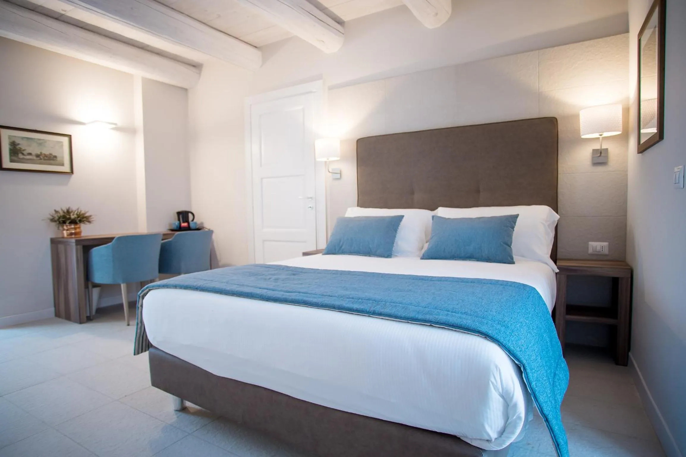 Photo of the whole room, Bed in Agromarino