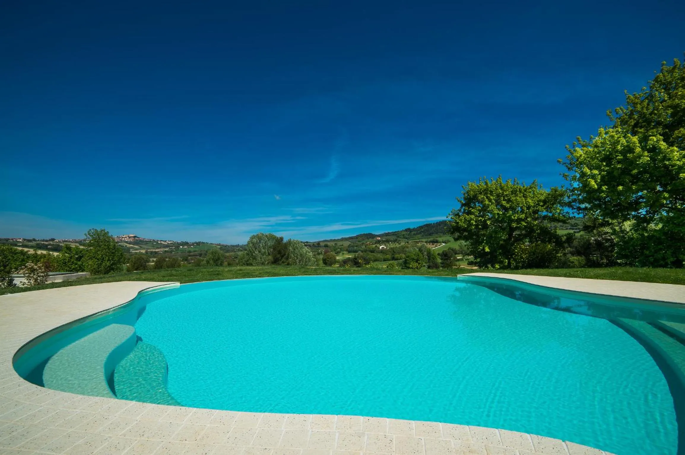 Swimming pool in Agromarino