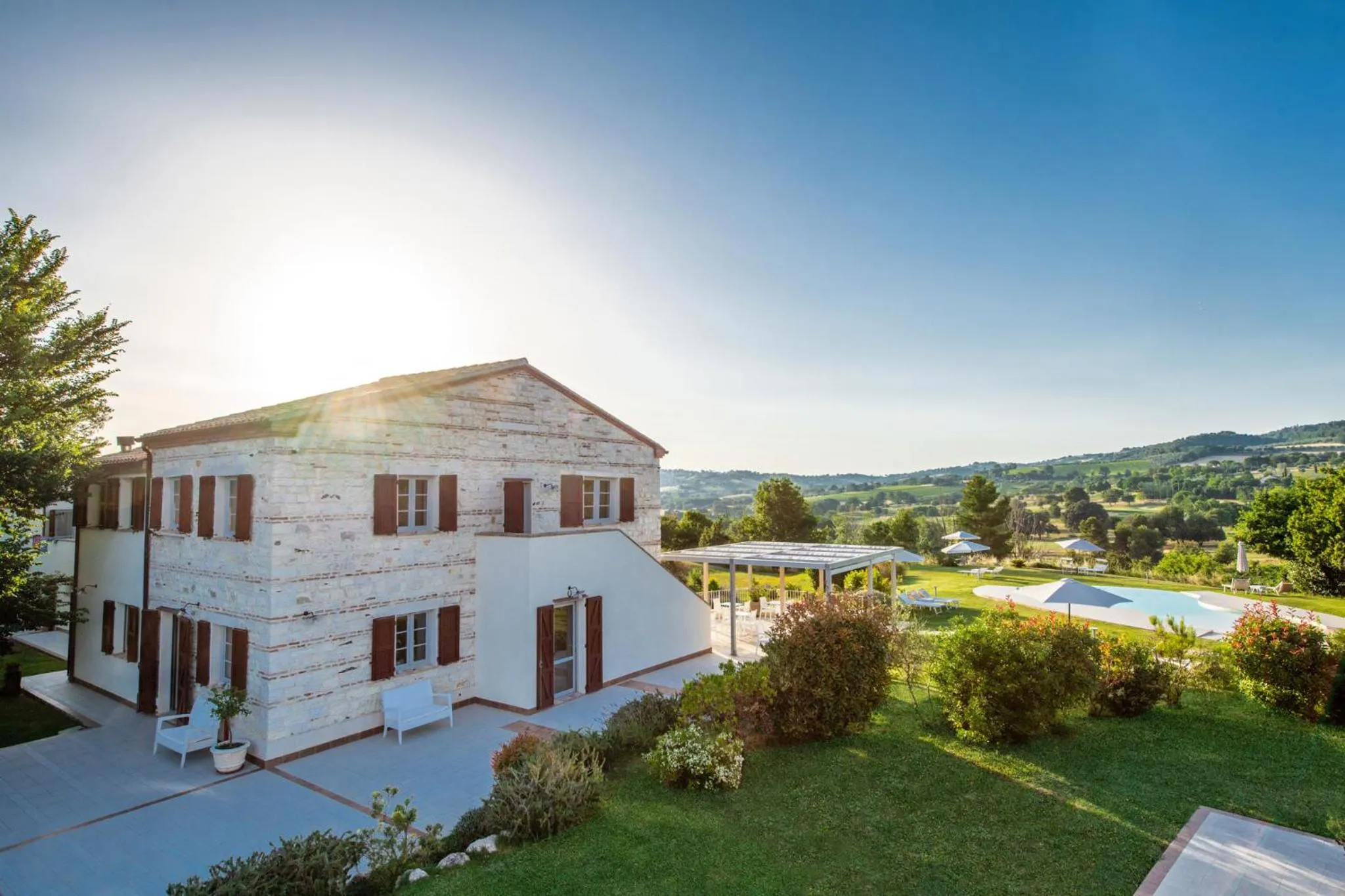 Property building in Agromarino