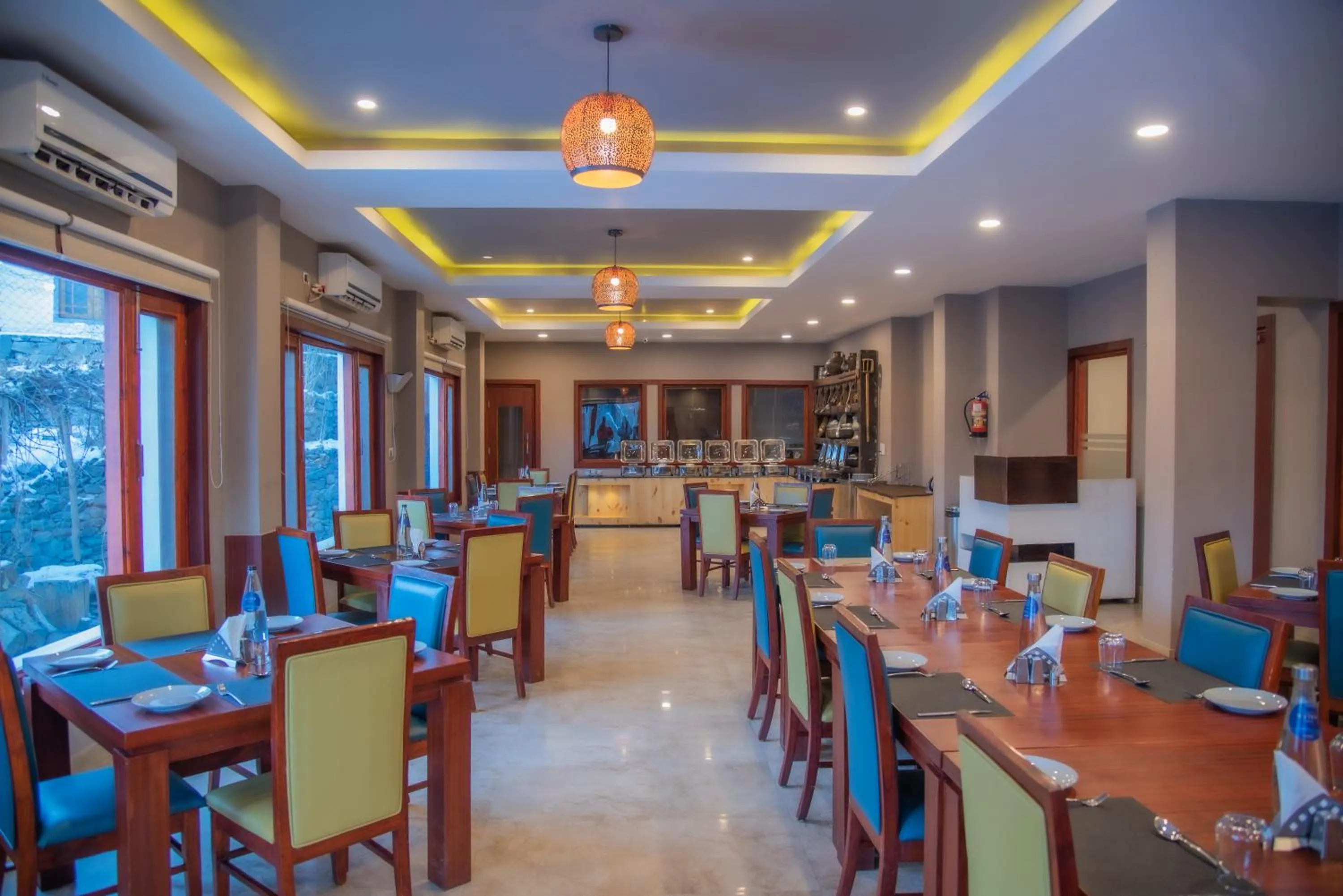 Restaurant/places to eat in Hotel The Kargil