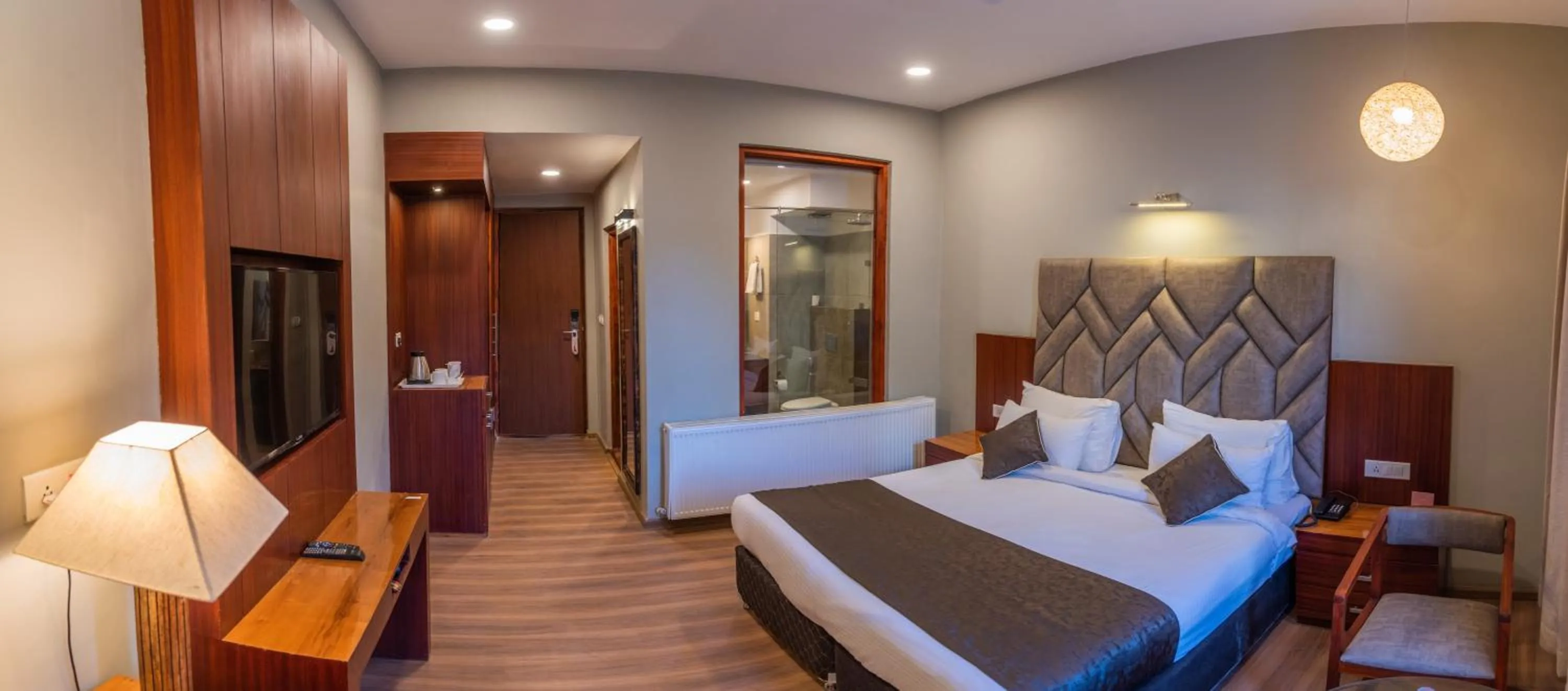 Bedroom, Bed in Hotel The Kargil