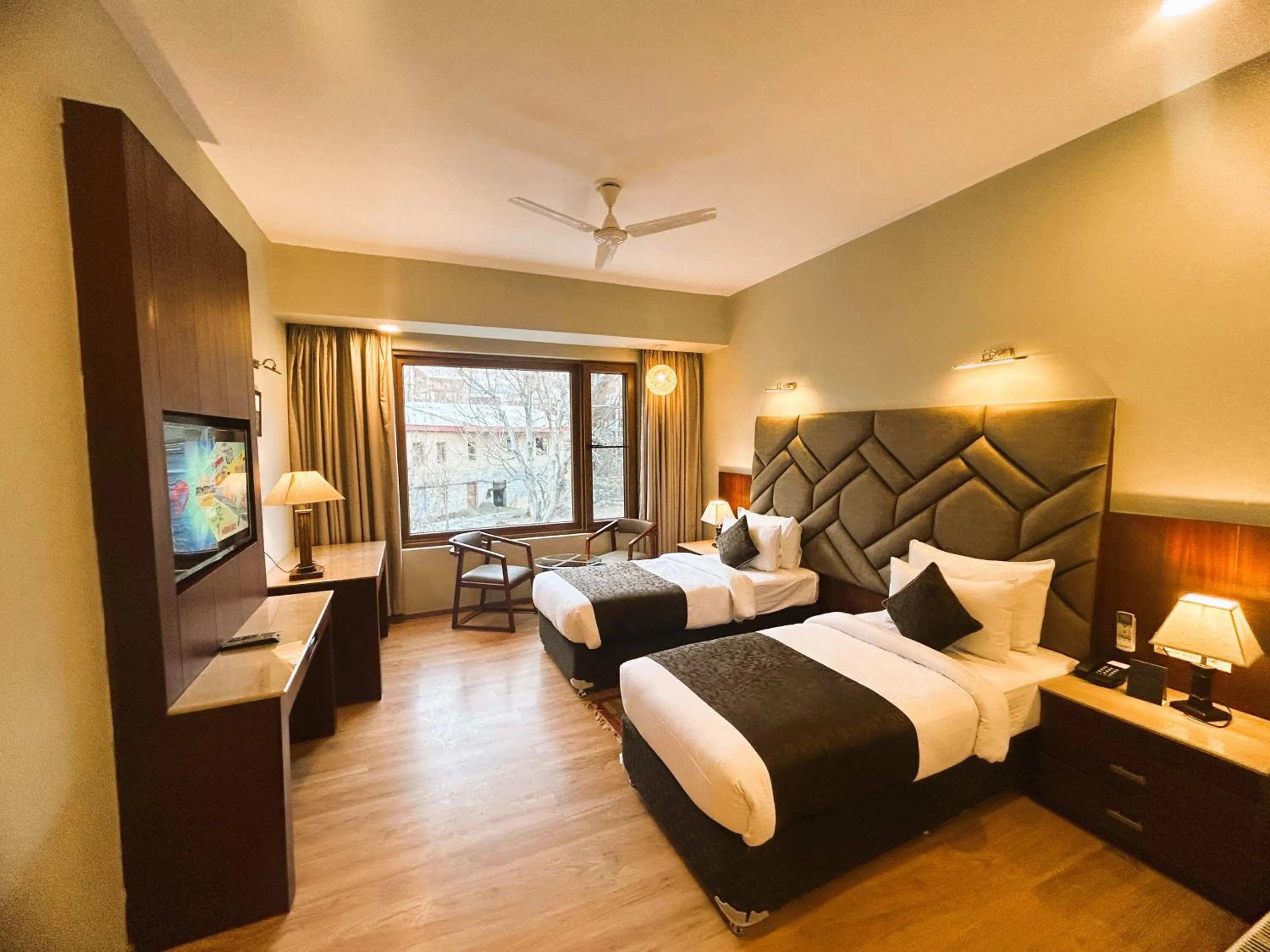 Bedroom, Bed in Hotel The Kargil