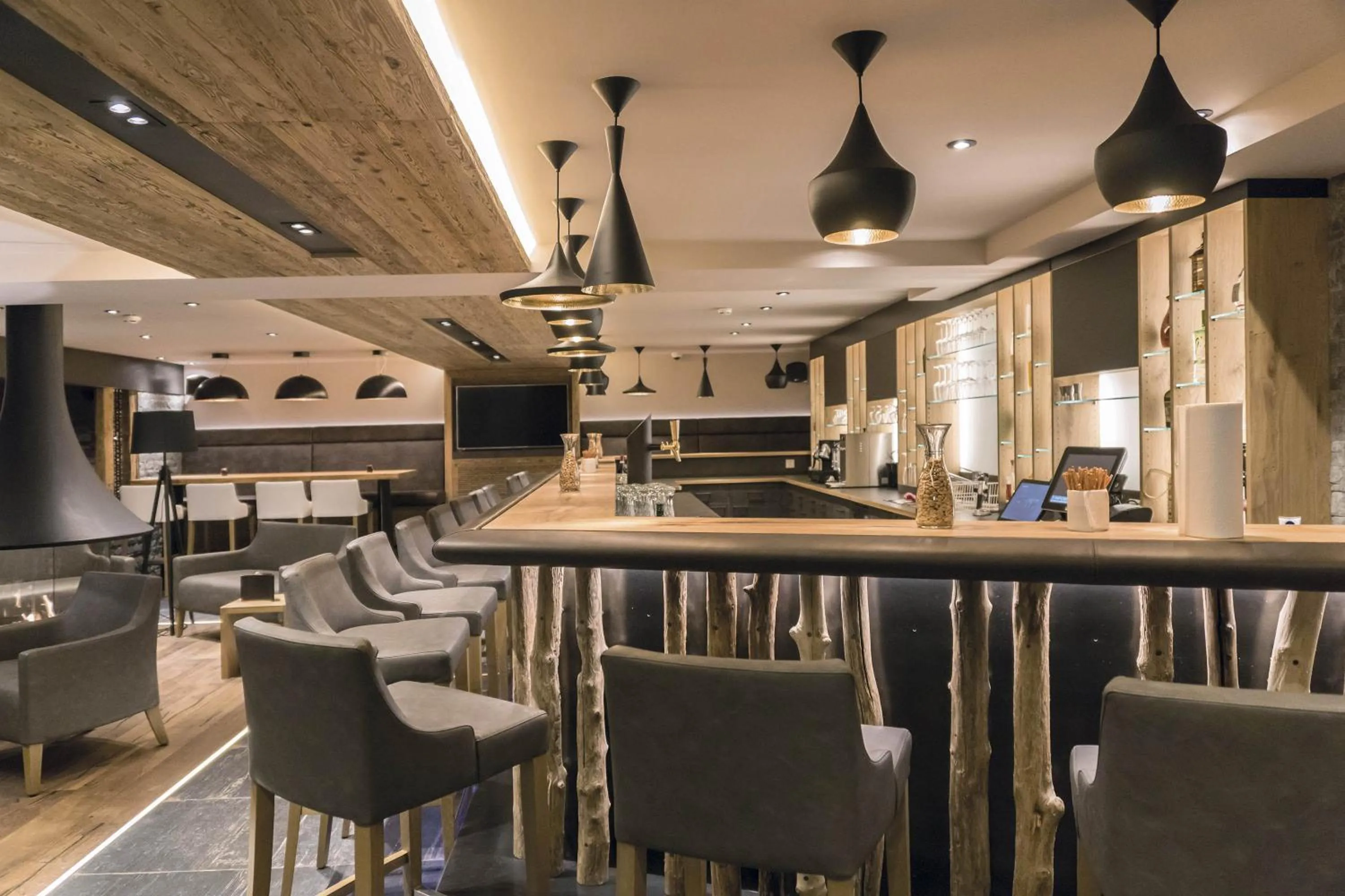 Lounge or bar in Hotel des Alpes