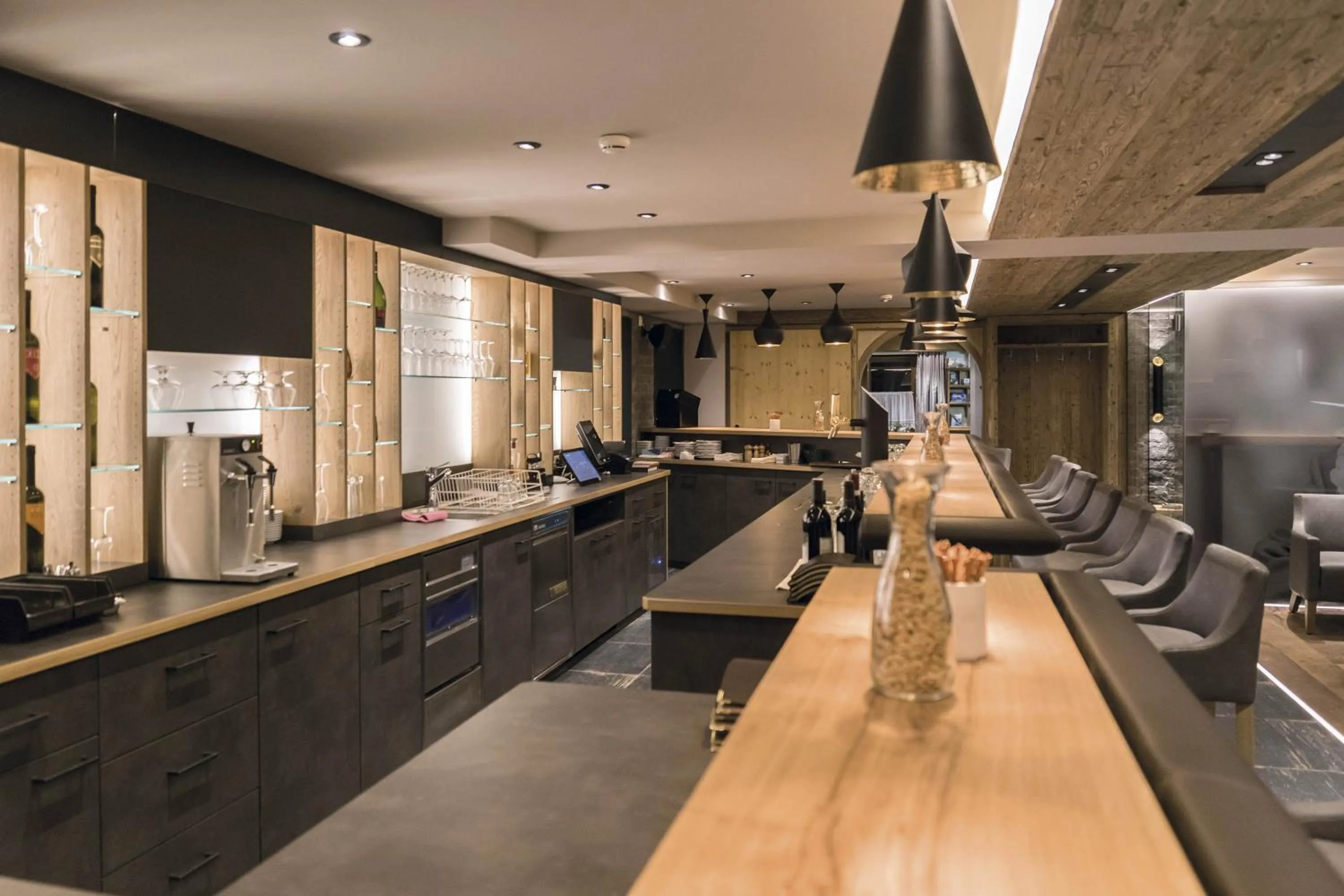 Lounge or bar in Hotel des Alpes