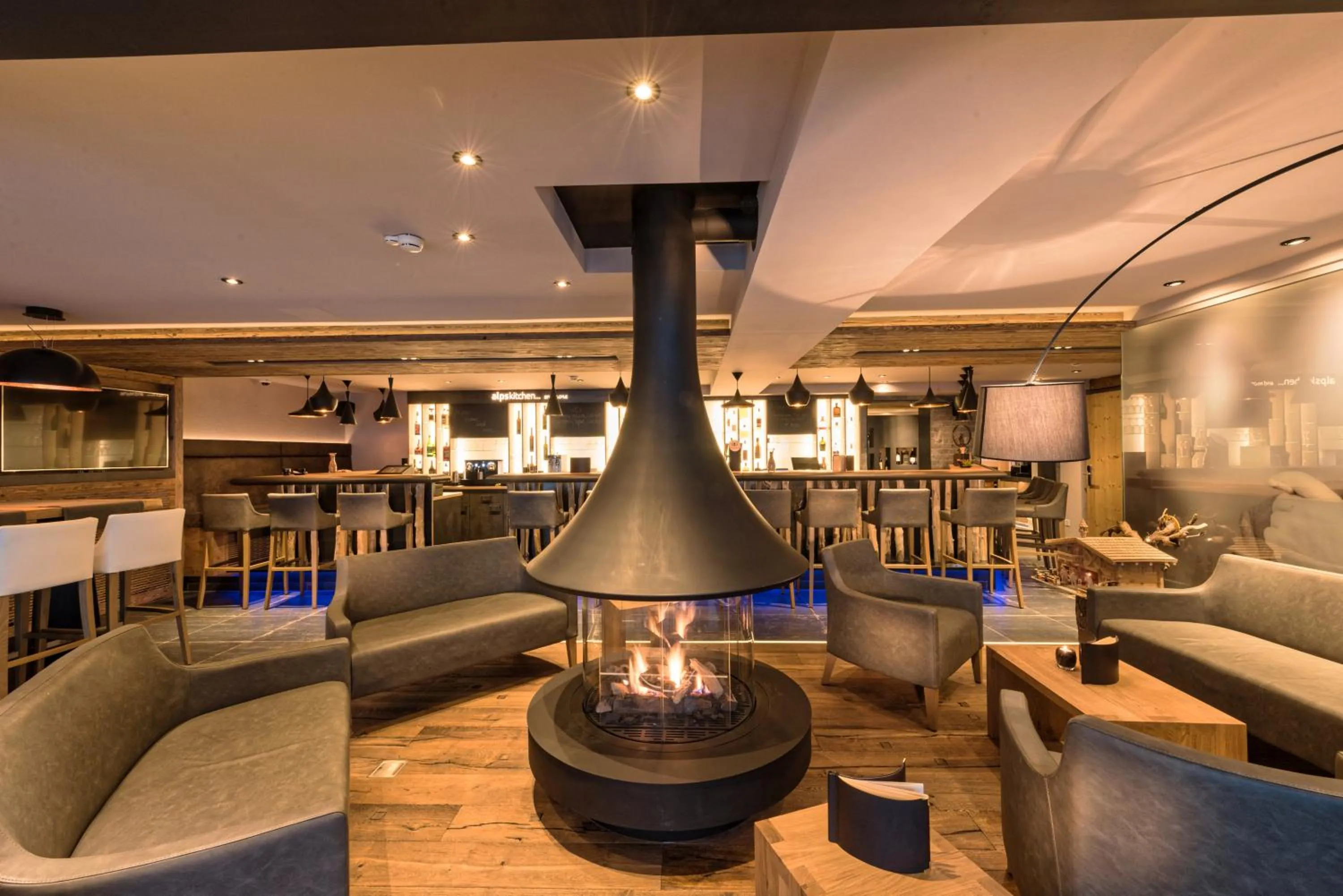 Lounge or bar in Hotel des Alpes
