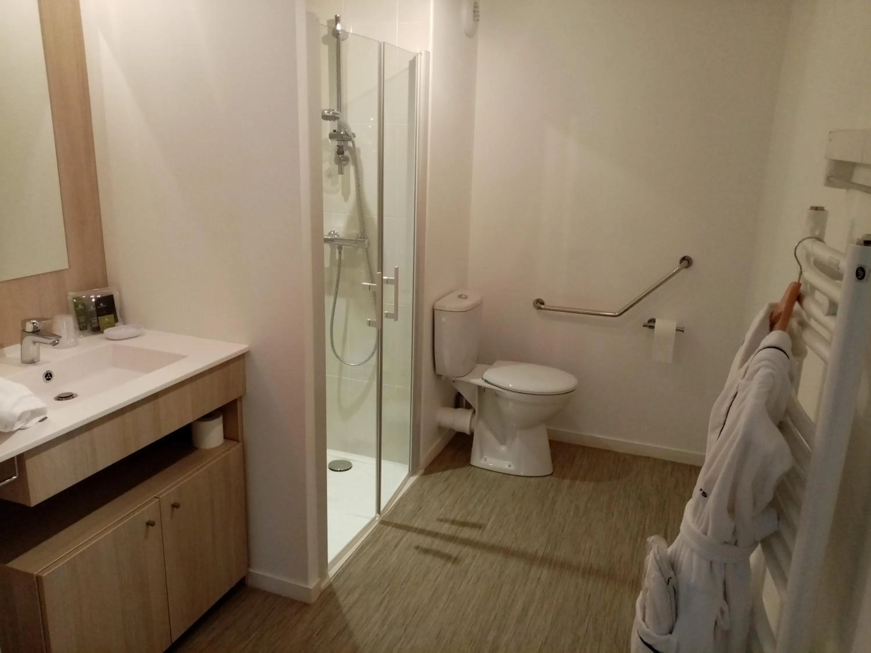 Bathroom in Domitys Les Gréements d'Or - résidence séniors