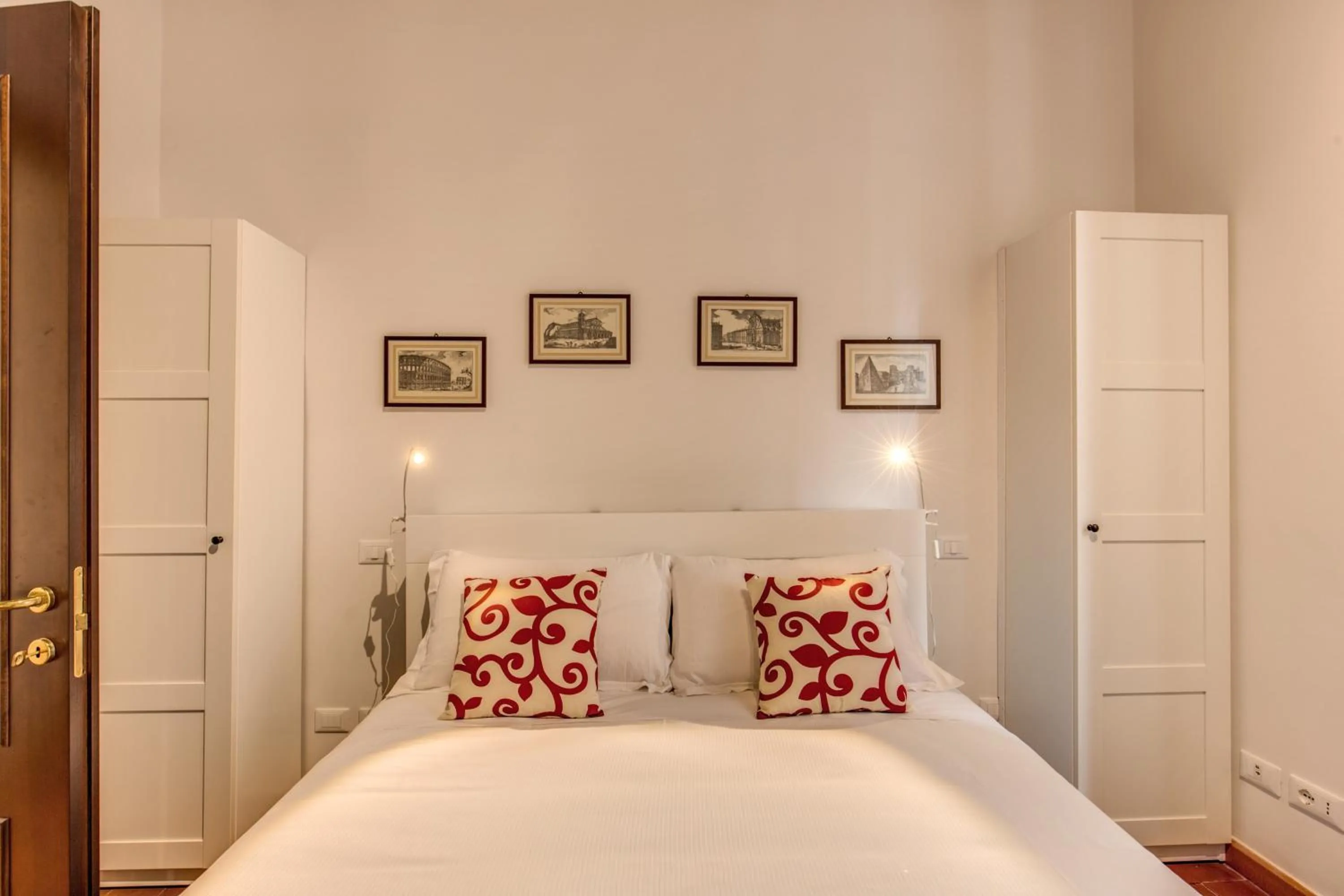 Bed in Piccolo Trevi Suites