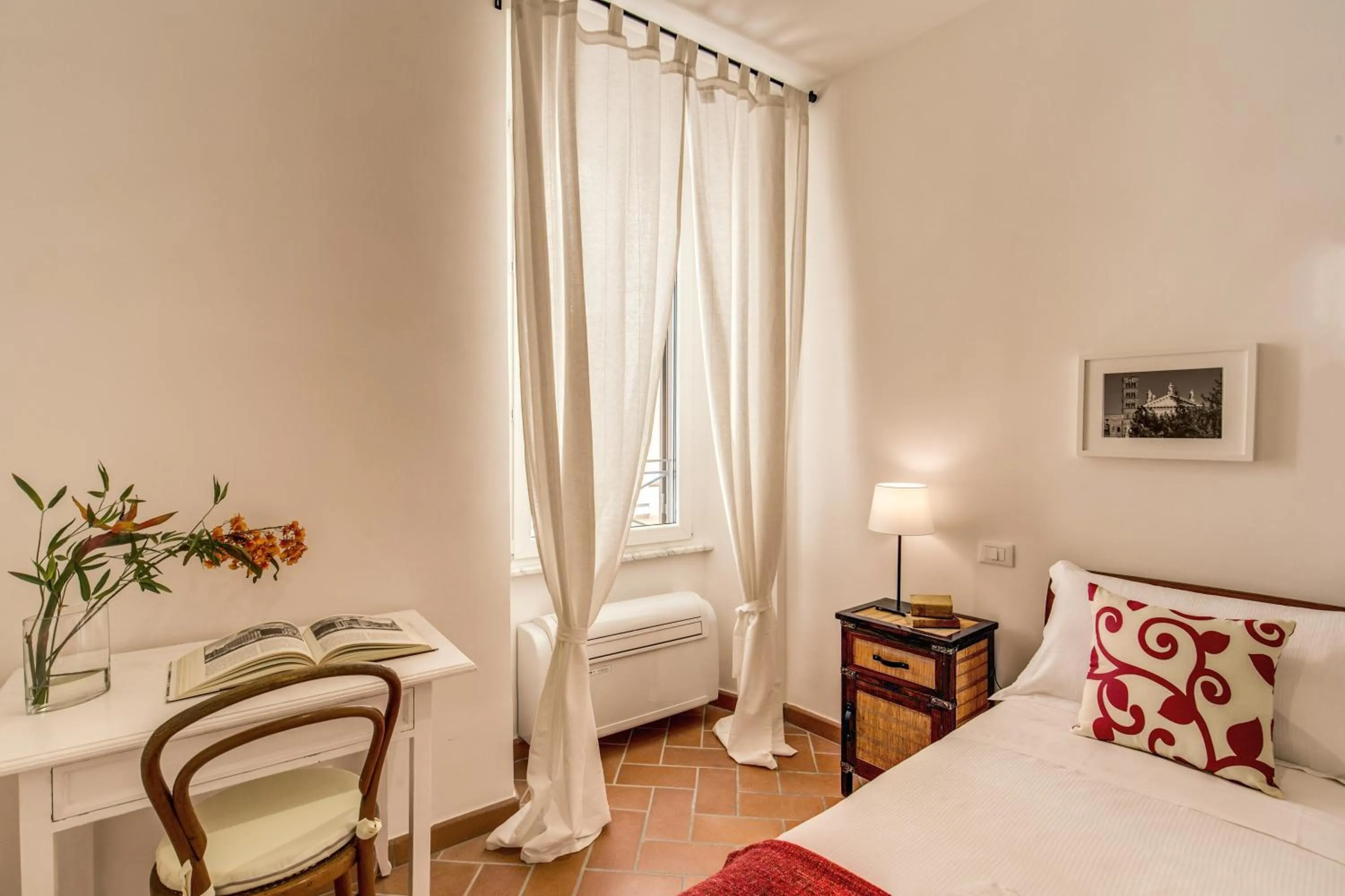Bed in Piccolo Trevi Suites