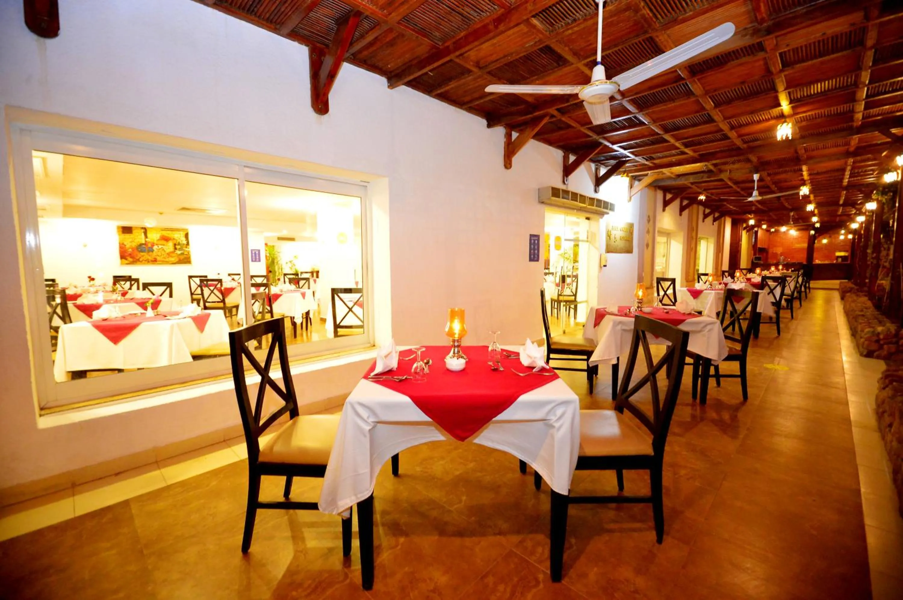 Restaurant/places to eat in Falcon Naama Star Hotel