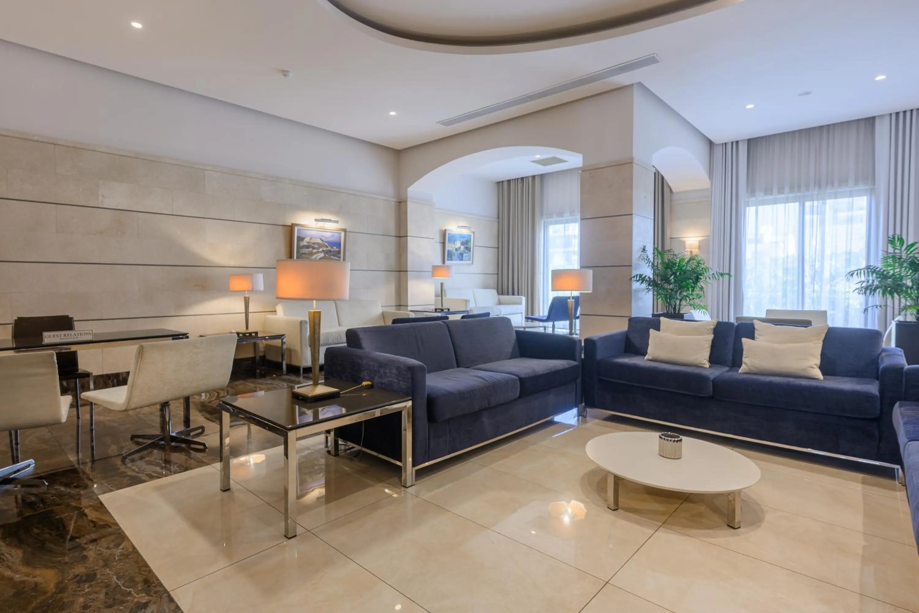 Living room in Maritim Antonine Hotel & Spa