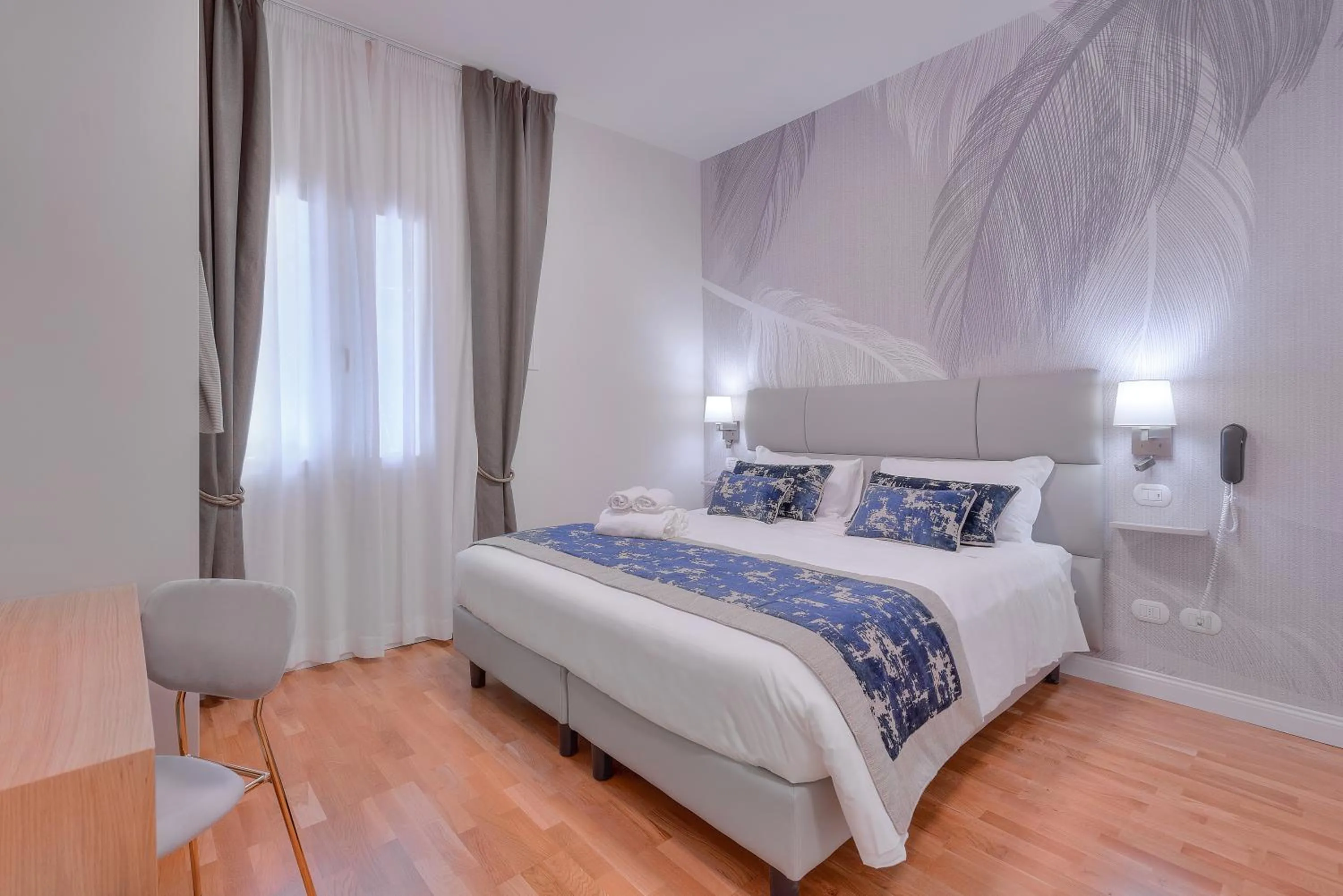 Bedroom, Bed in Hotel Cosmos