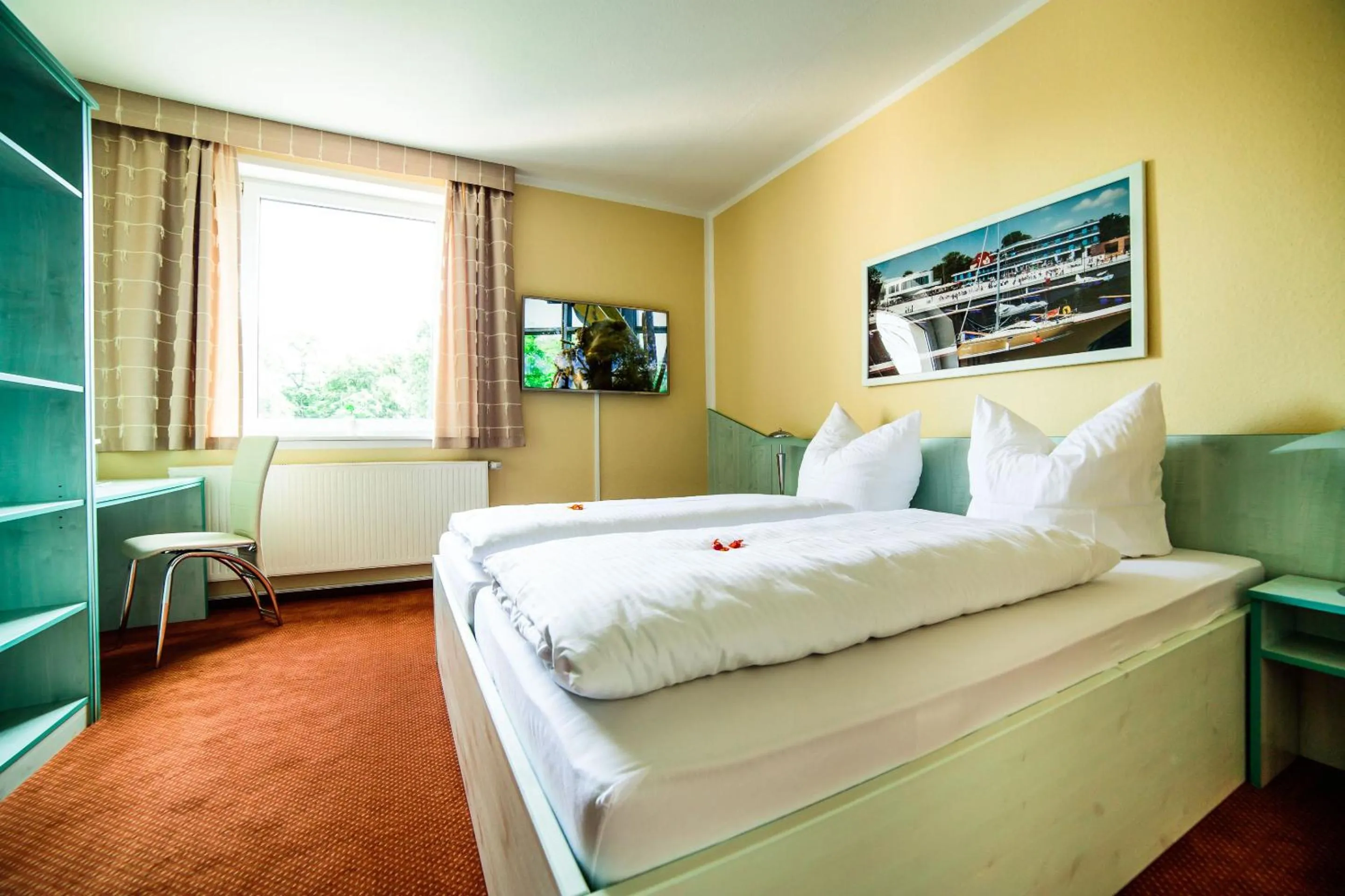 Bedroom, Bed in Parkhotel Senftenberg