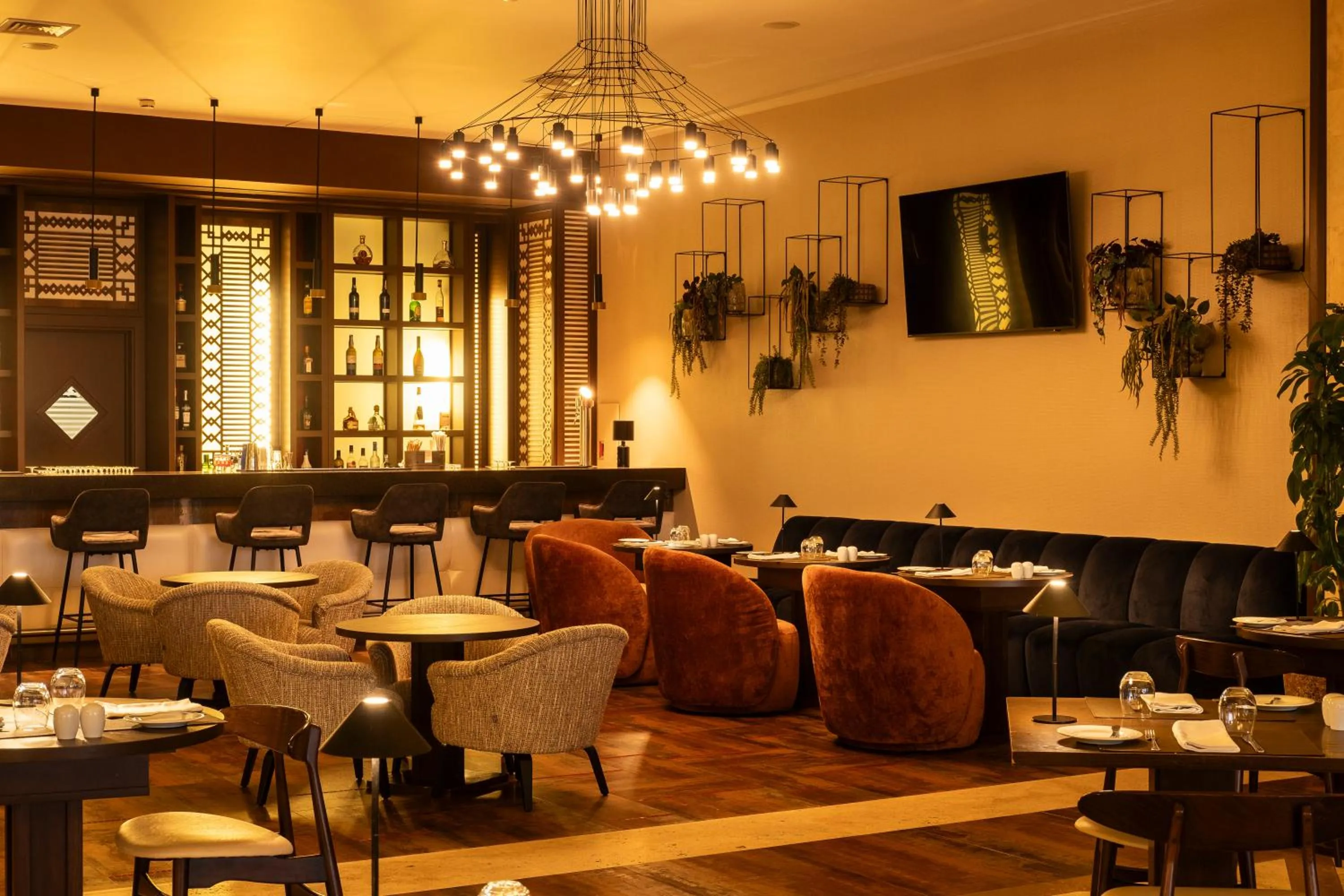 Restaurant/places to eat in Real Marina Hotel & Spa