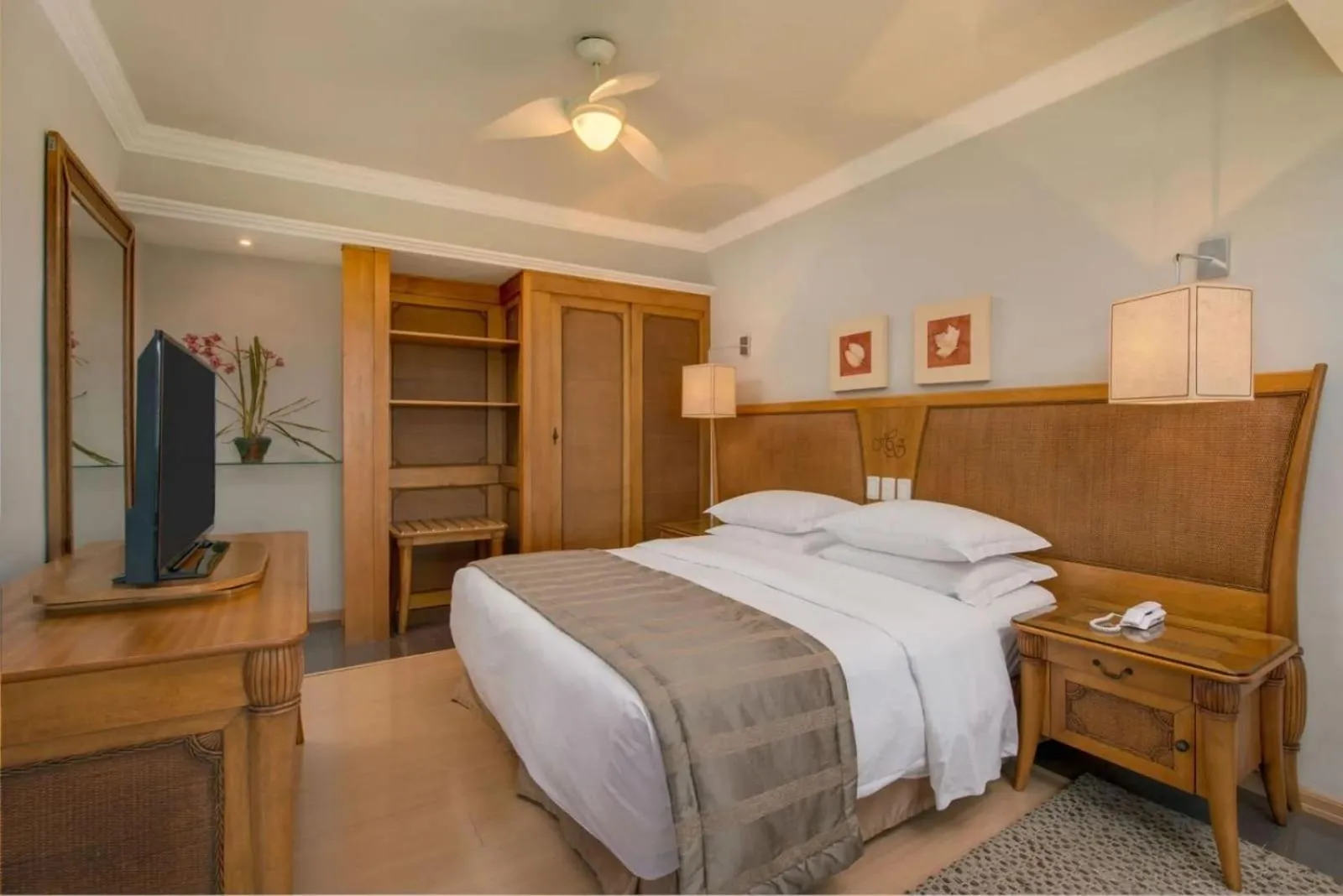 Bed in Wish Serrano Resort