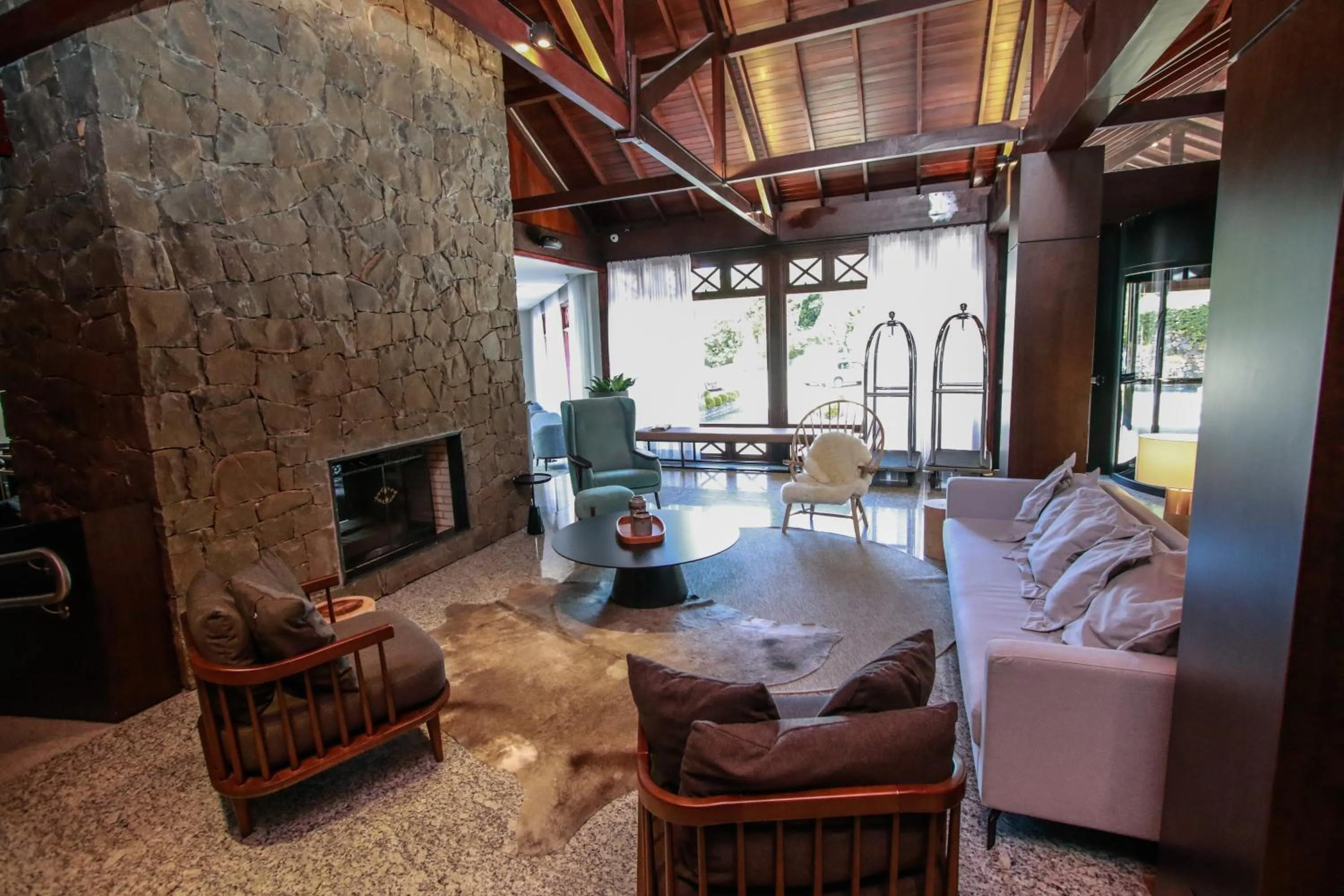 Communal lounge/ TV room in Wish Serrano Resort