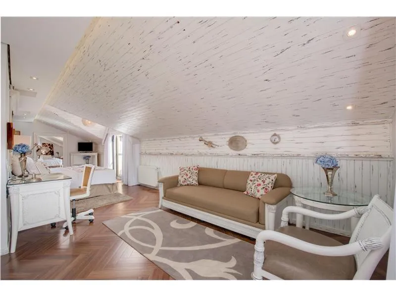 TV and multimedia in Wish Serrano Resort