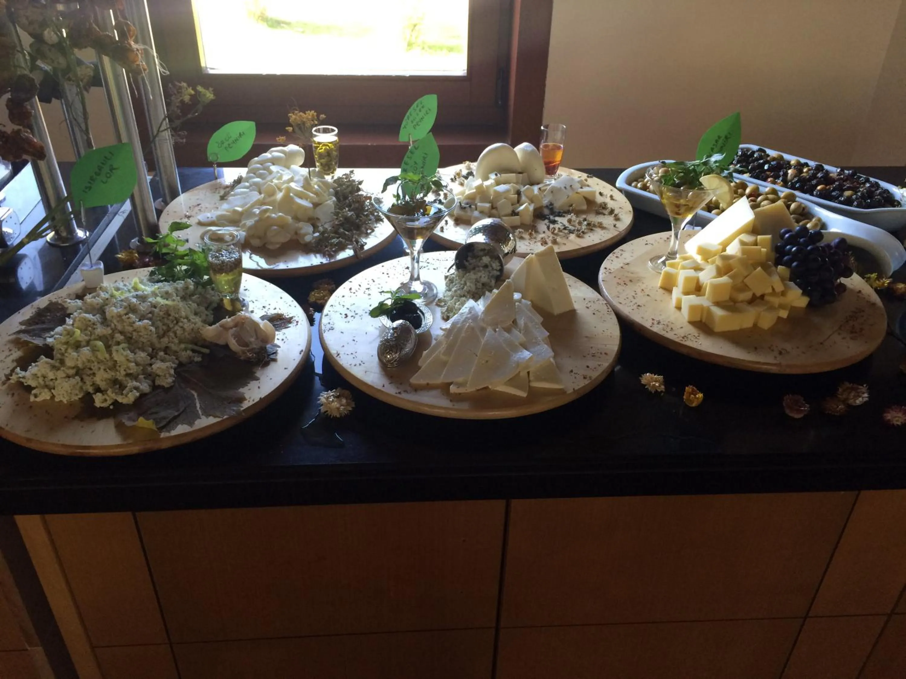 Food and drinks in Iksir Resort Town