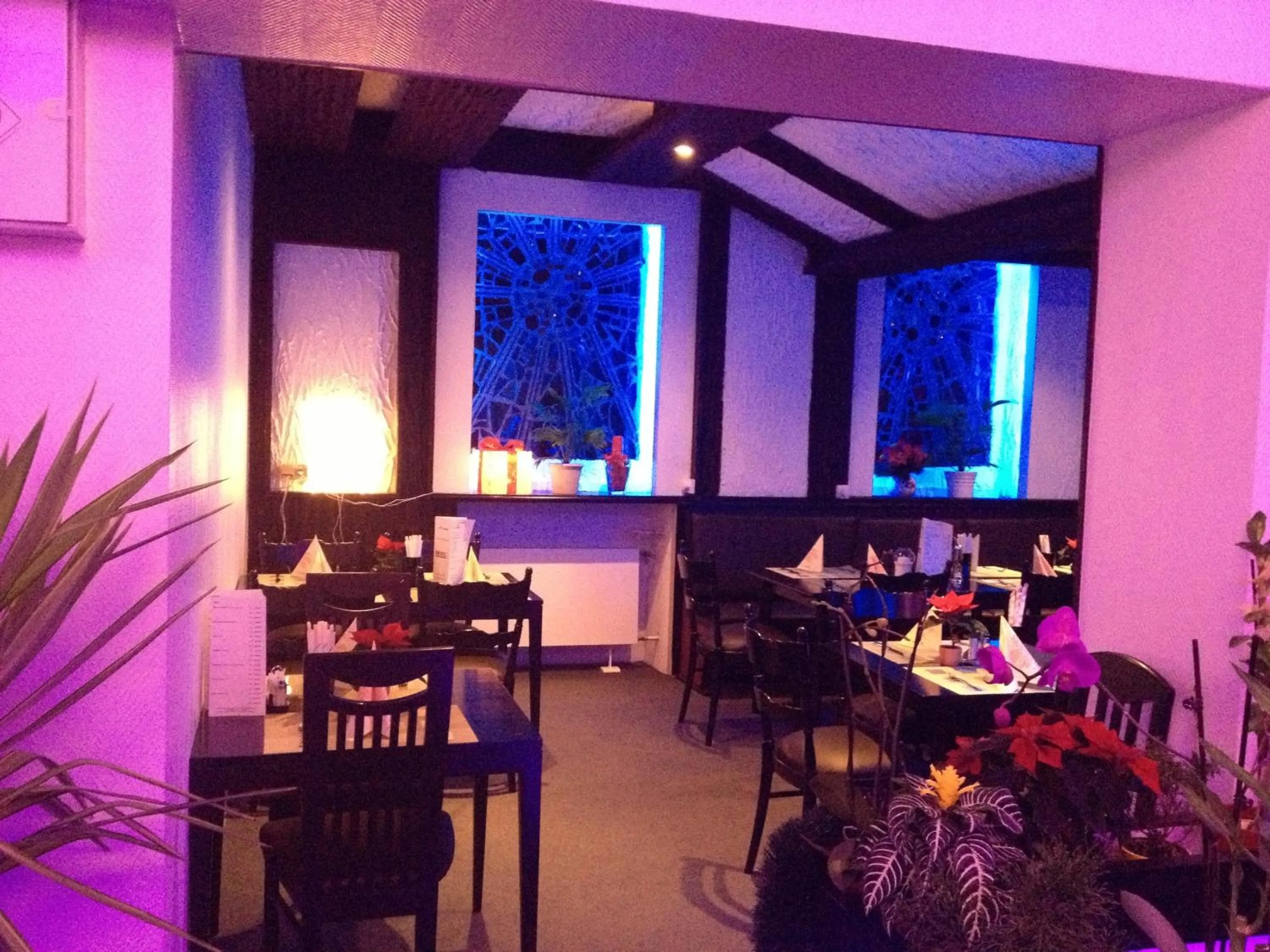 Yumi Hotel Sushi-Steaks & Friends