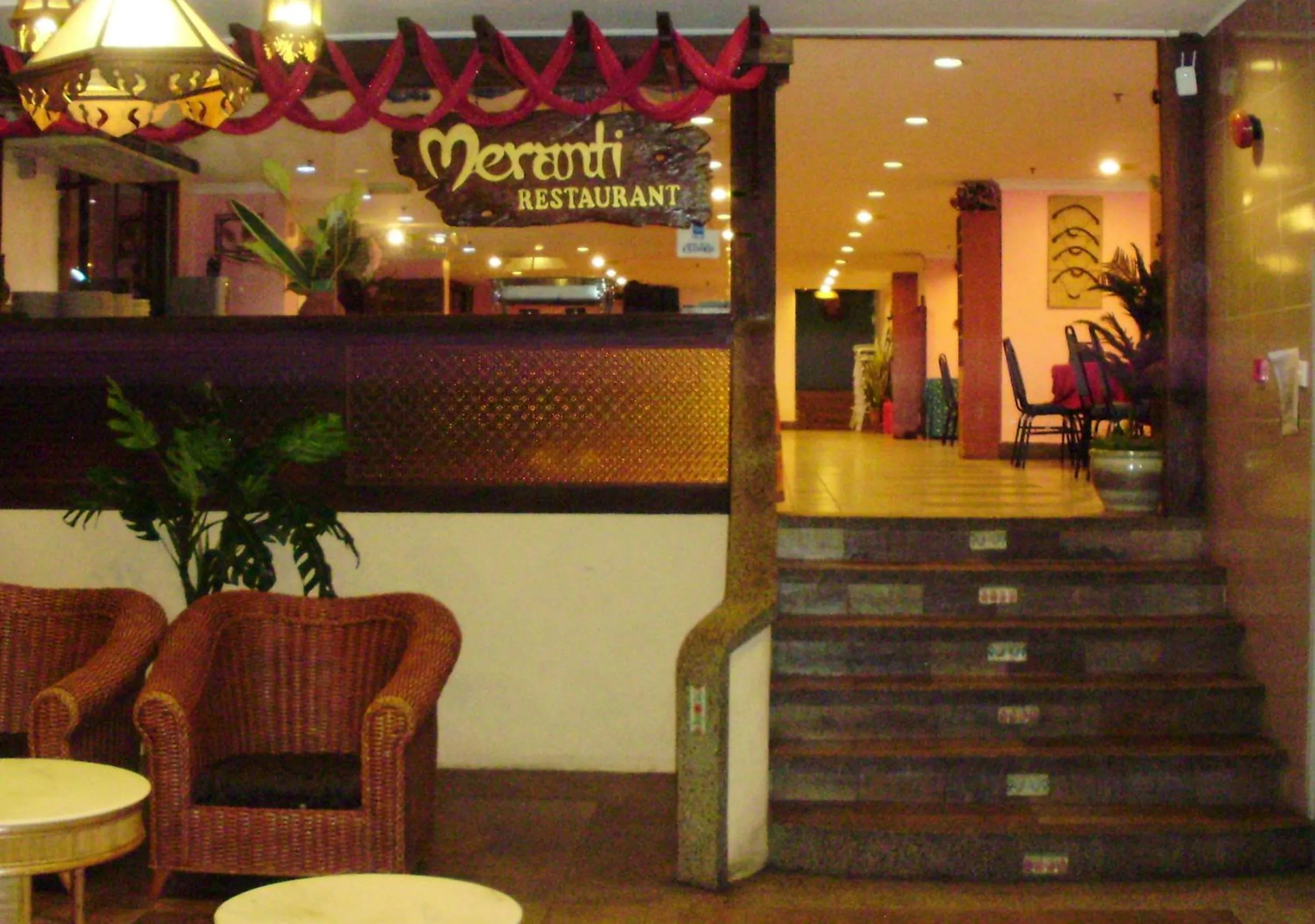 Restaurant/places to eat in Eagle Bay Hotel