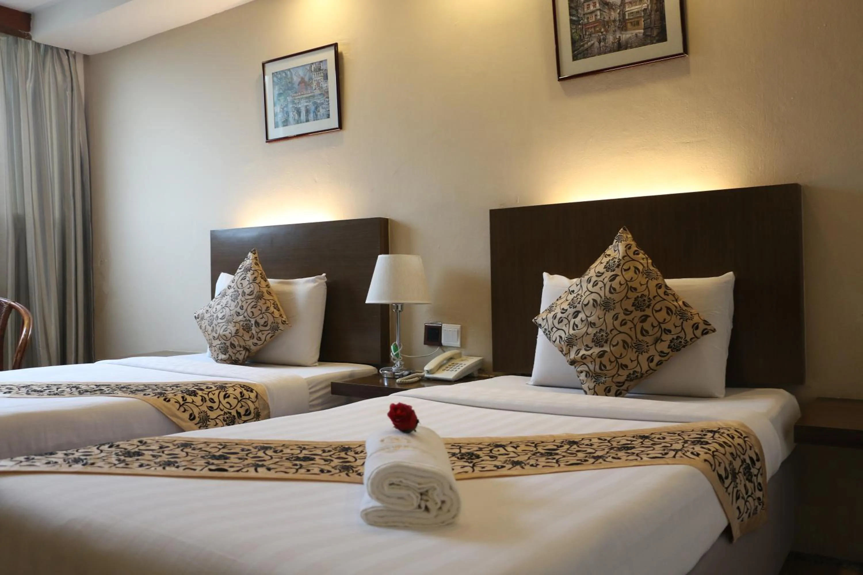 Bed in Eagle Bay Hotel