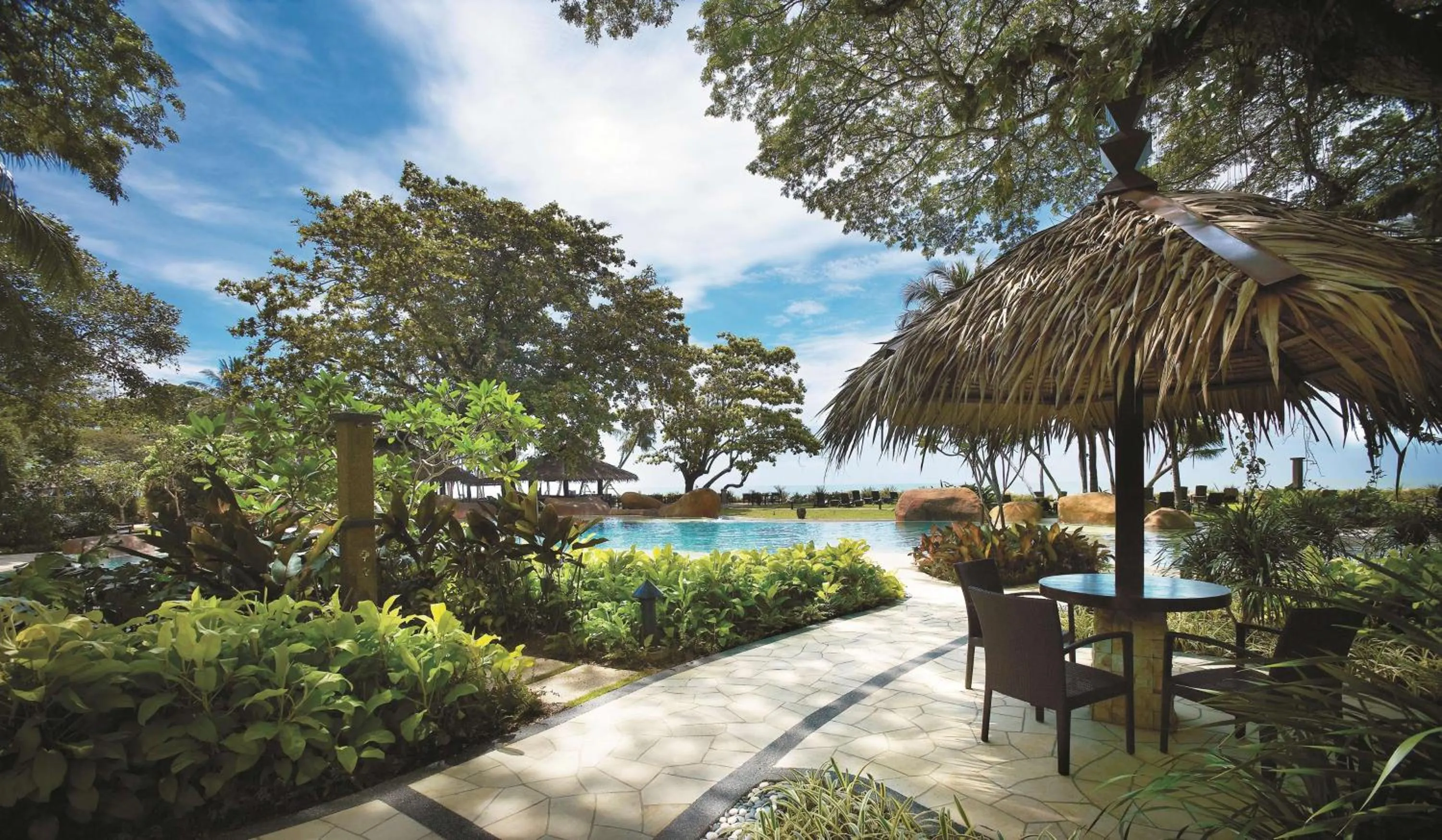 Property building in Shangri-La Rasa Sayang, Penang