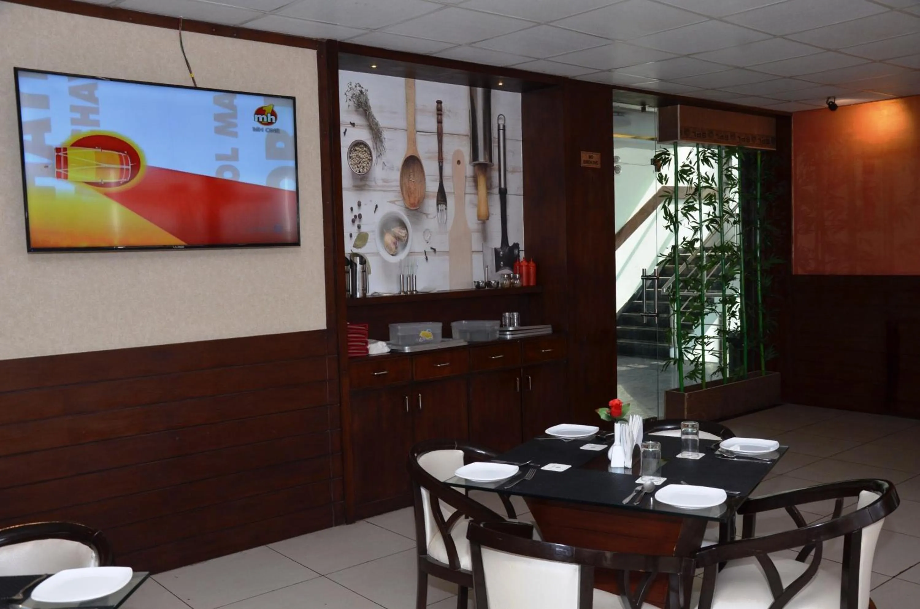 Restaurant/places to eat in Hotel Fortune Blue