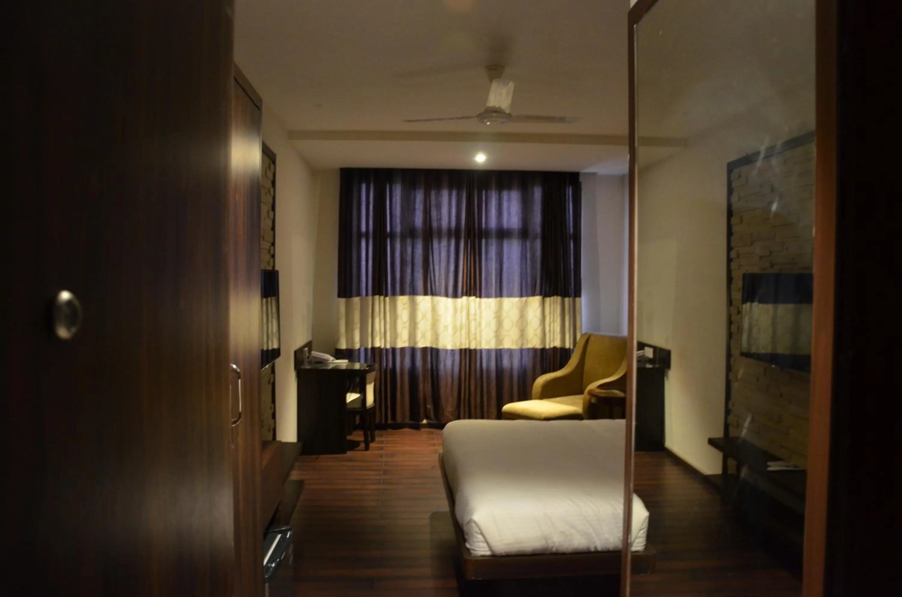 Photo of the whole room in Hotel Fortune Blue