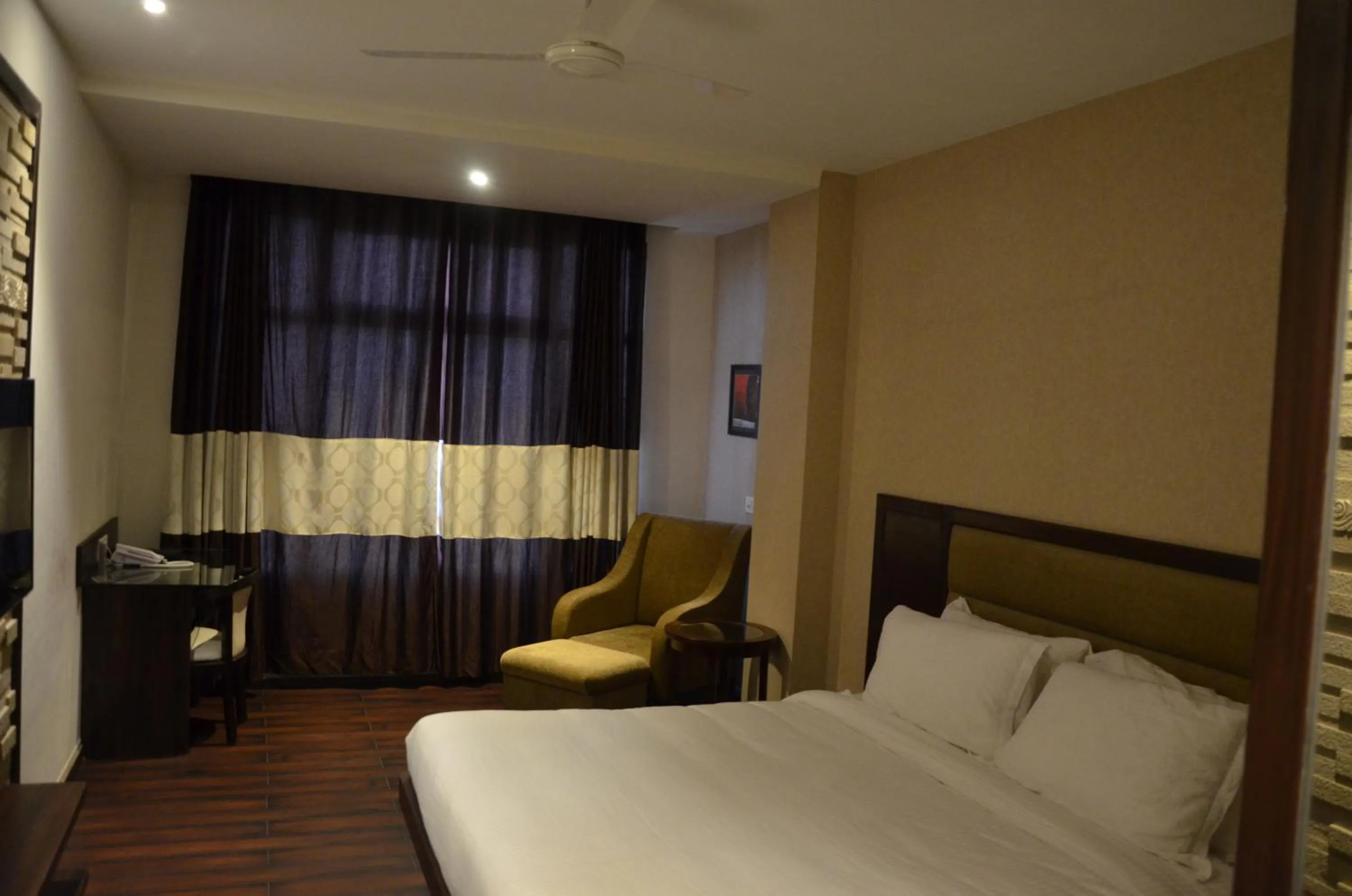 Photo of the whole room in Hotel Fortune Blue