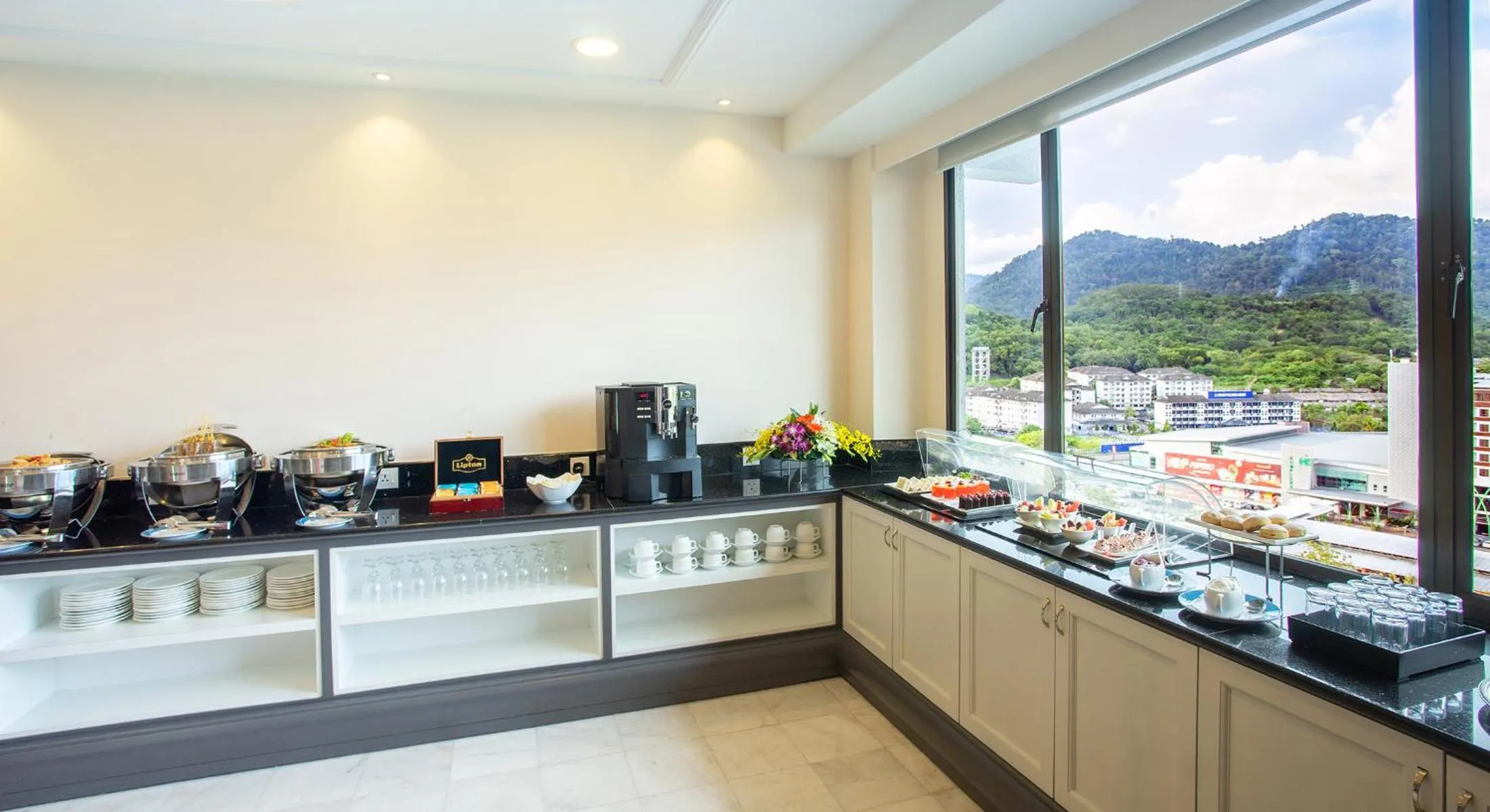 Food and drinks in Bayview Hotel Langkawi