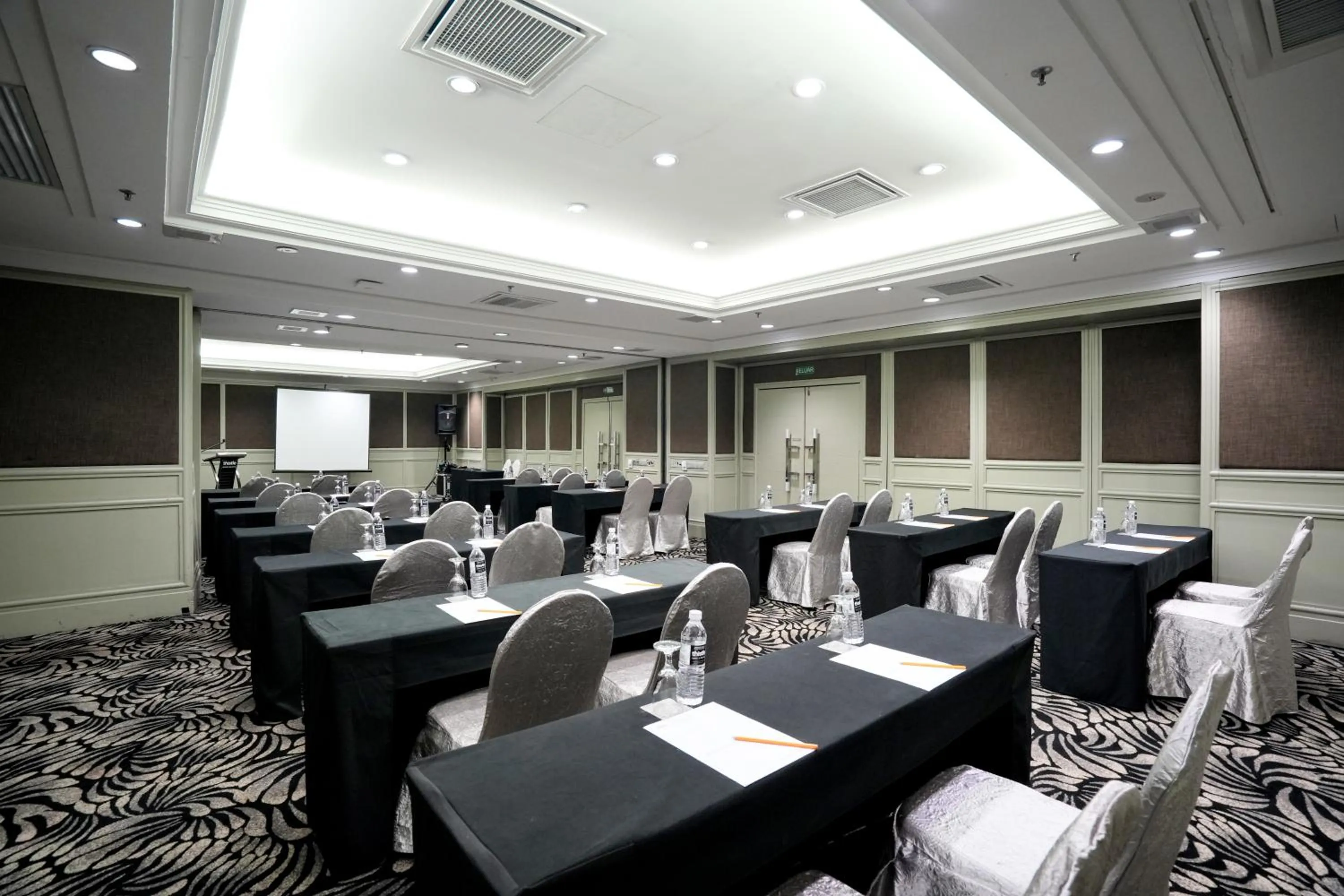 Meeting/conference room in Thistle Johor Bahru