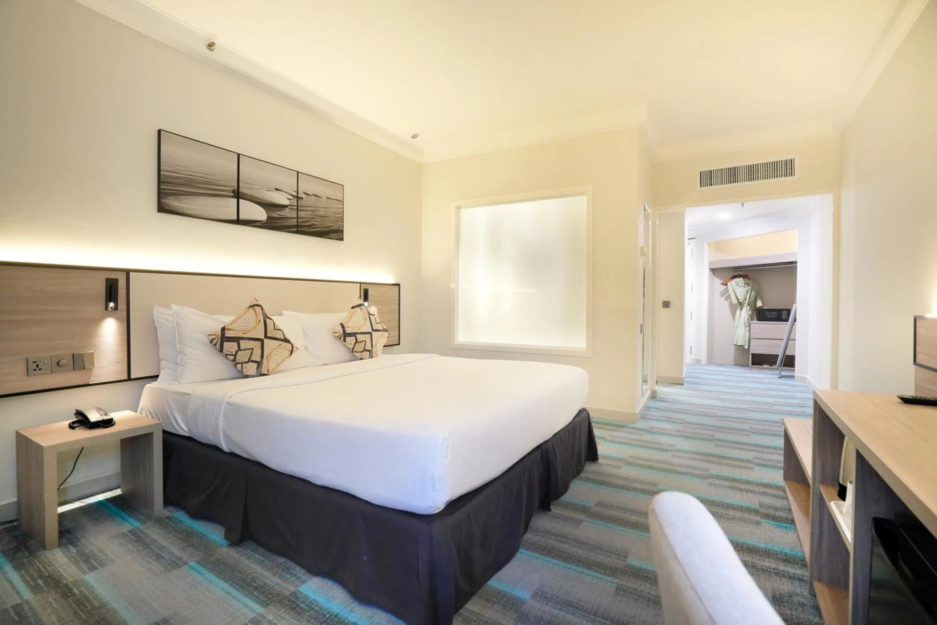 Photo of the whole room in Thistle Johor Bahru