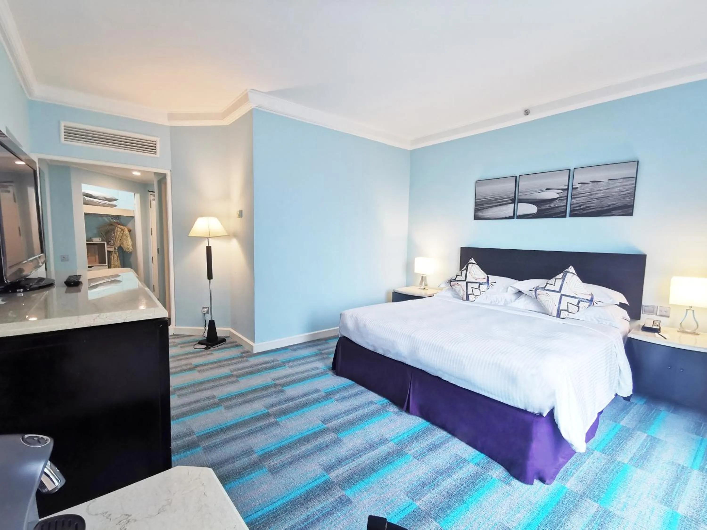 Photo of the whole room in Thistle Johor Bahru