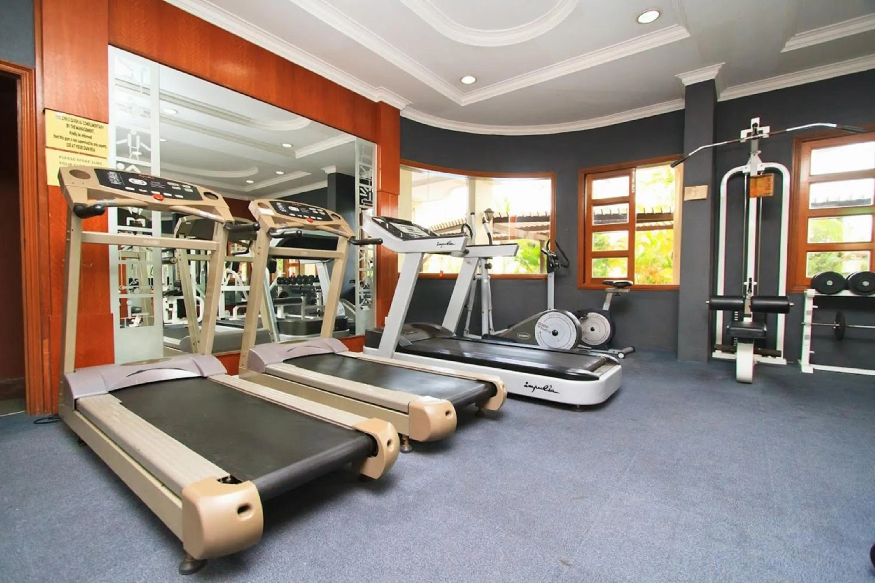 Fitness centre/facilities in Century Bay Private Residences