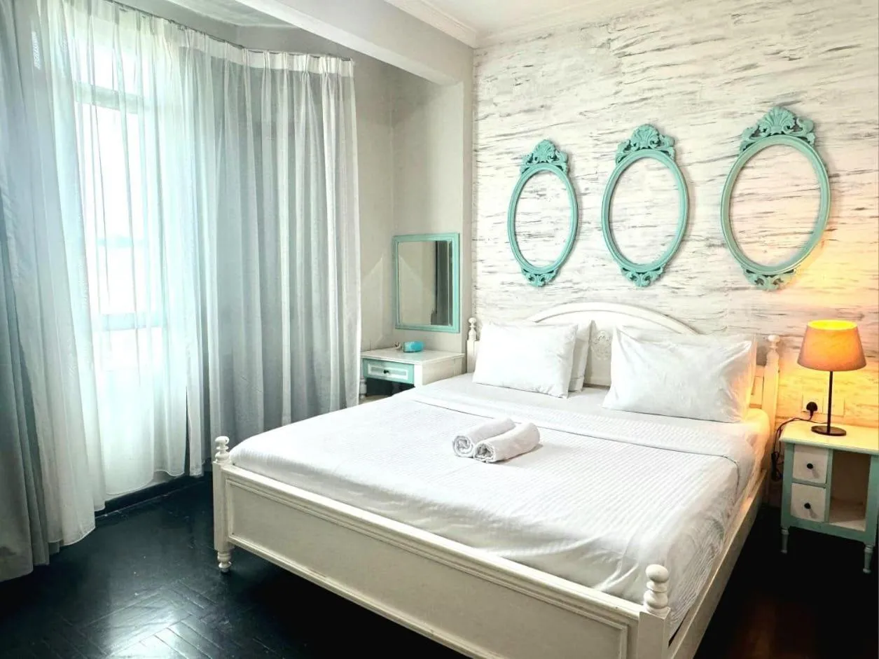 Bedroom, Bed in Century Bay Private Residences