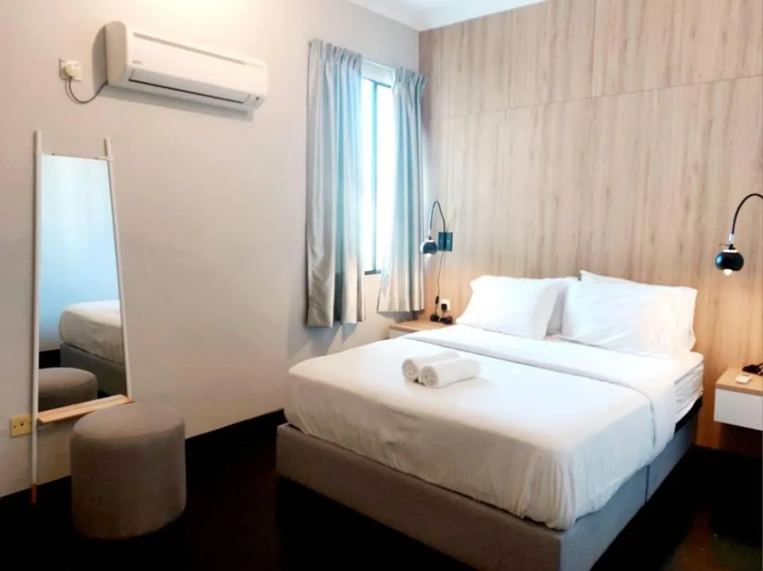 Bedroom, Bed in Century Bay Private Residences