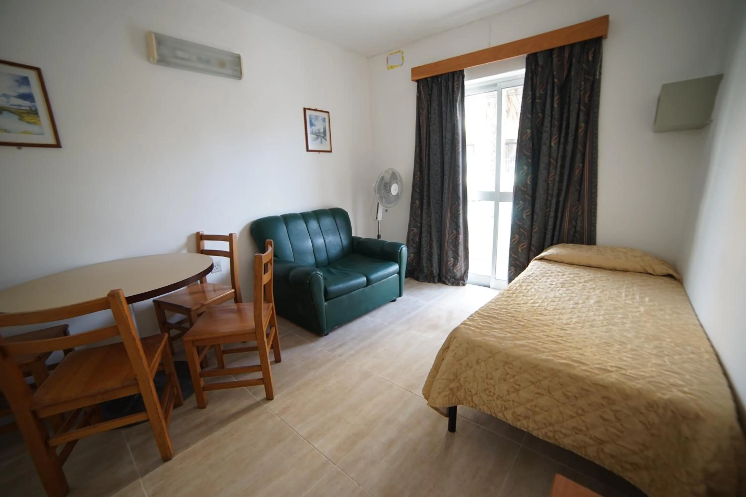 Bedroom, Bed in Cardor Holiday Complex