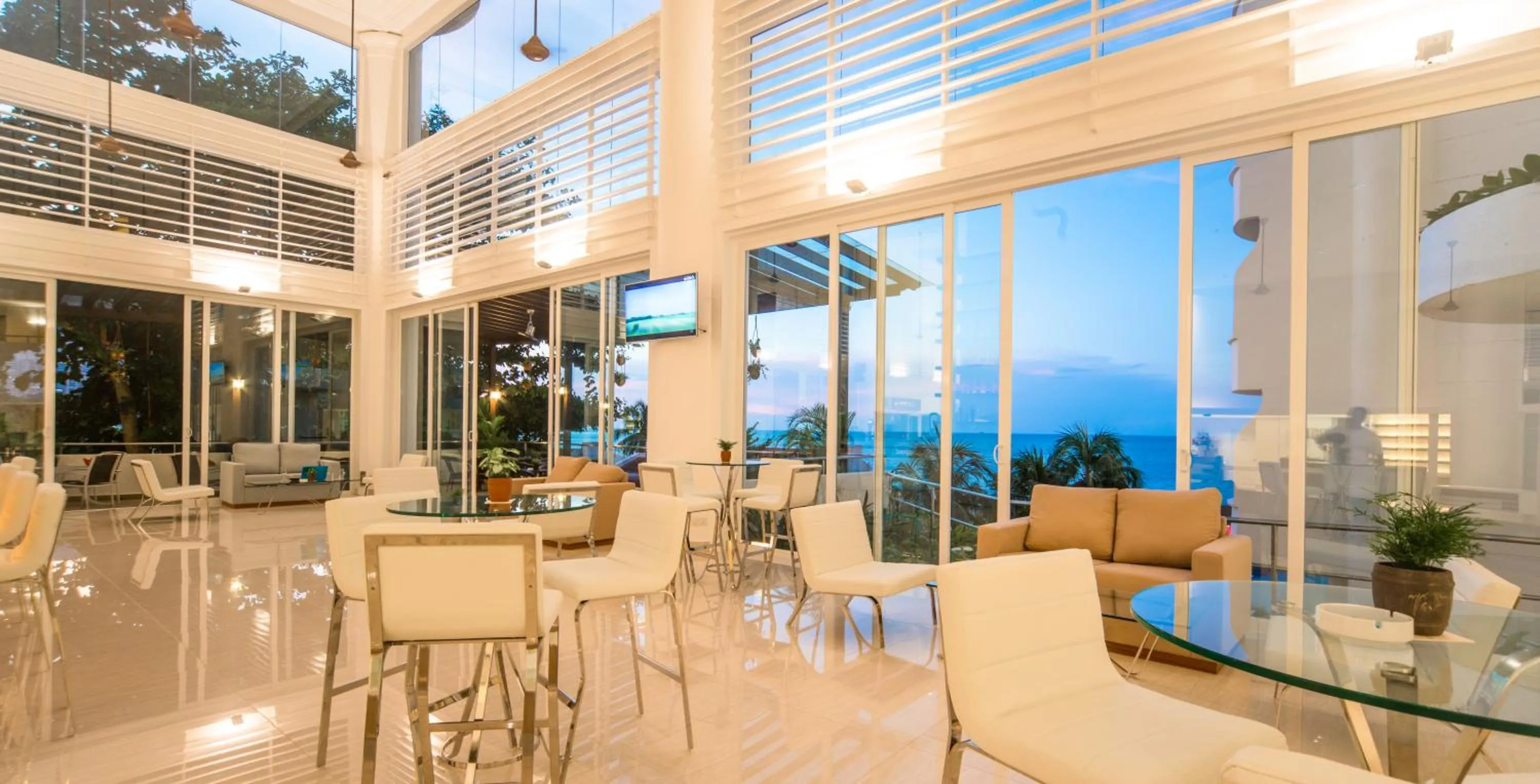 Lounge or bar in Flamingo Hotel by the Beach, Penang