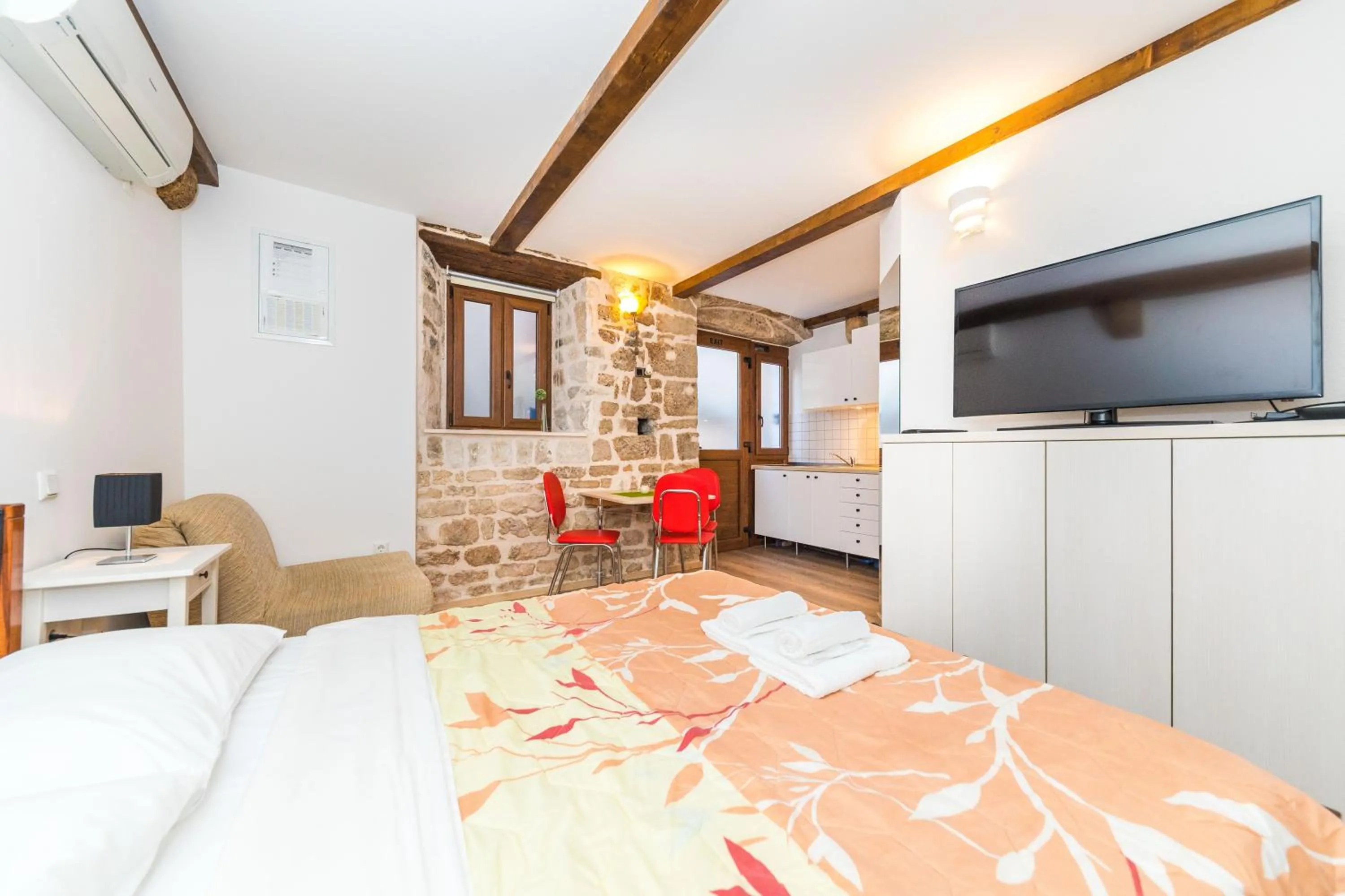 Studio Apartment First Vestibul, Heart of Split