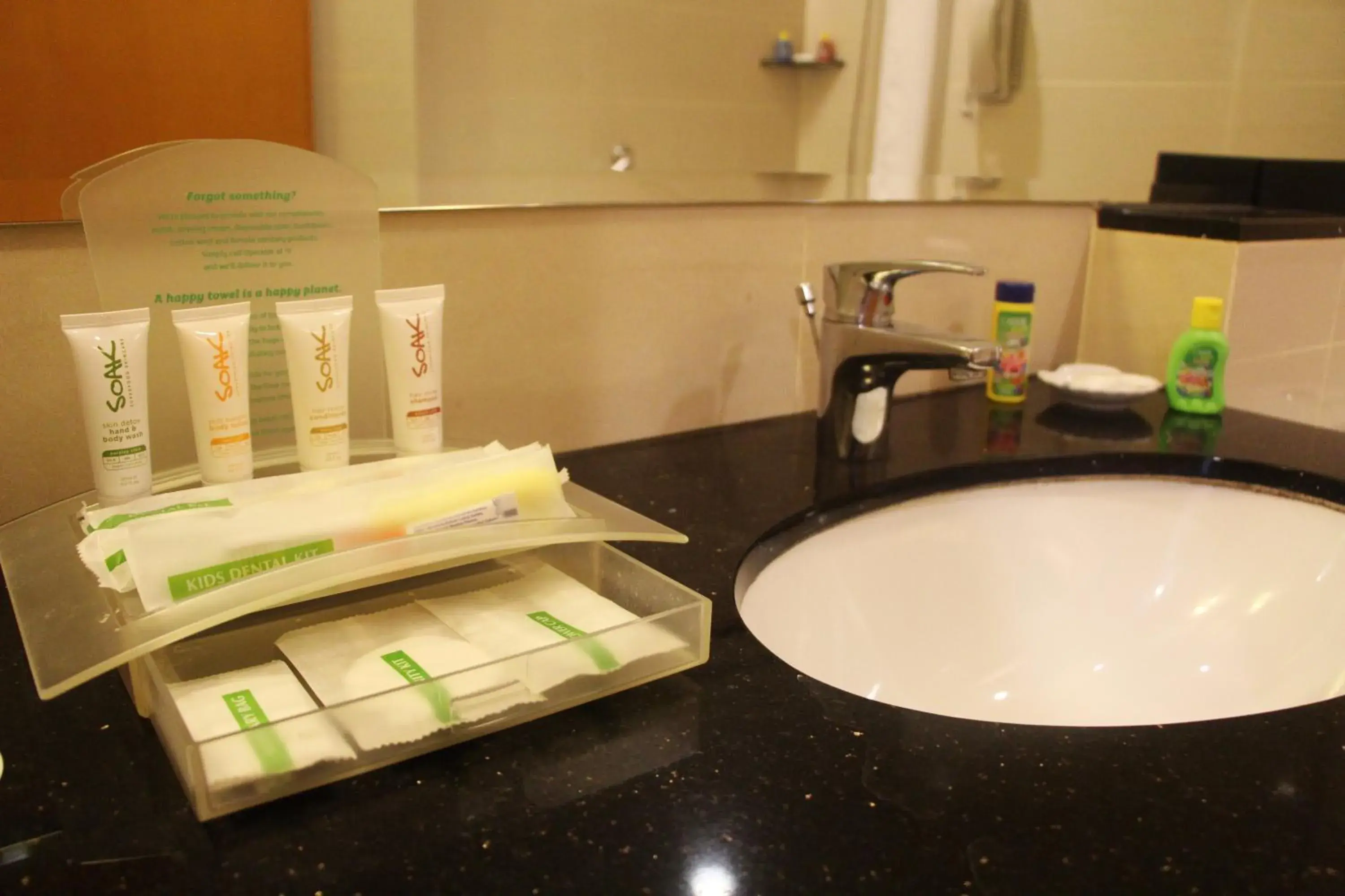 2 Single Bed Standard Sea View in Holiday Inn Melaka by IHG 2 Single Bed Standard Sea View in Holiday Inn Melaka by IHG