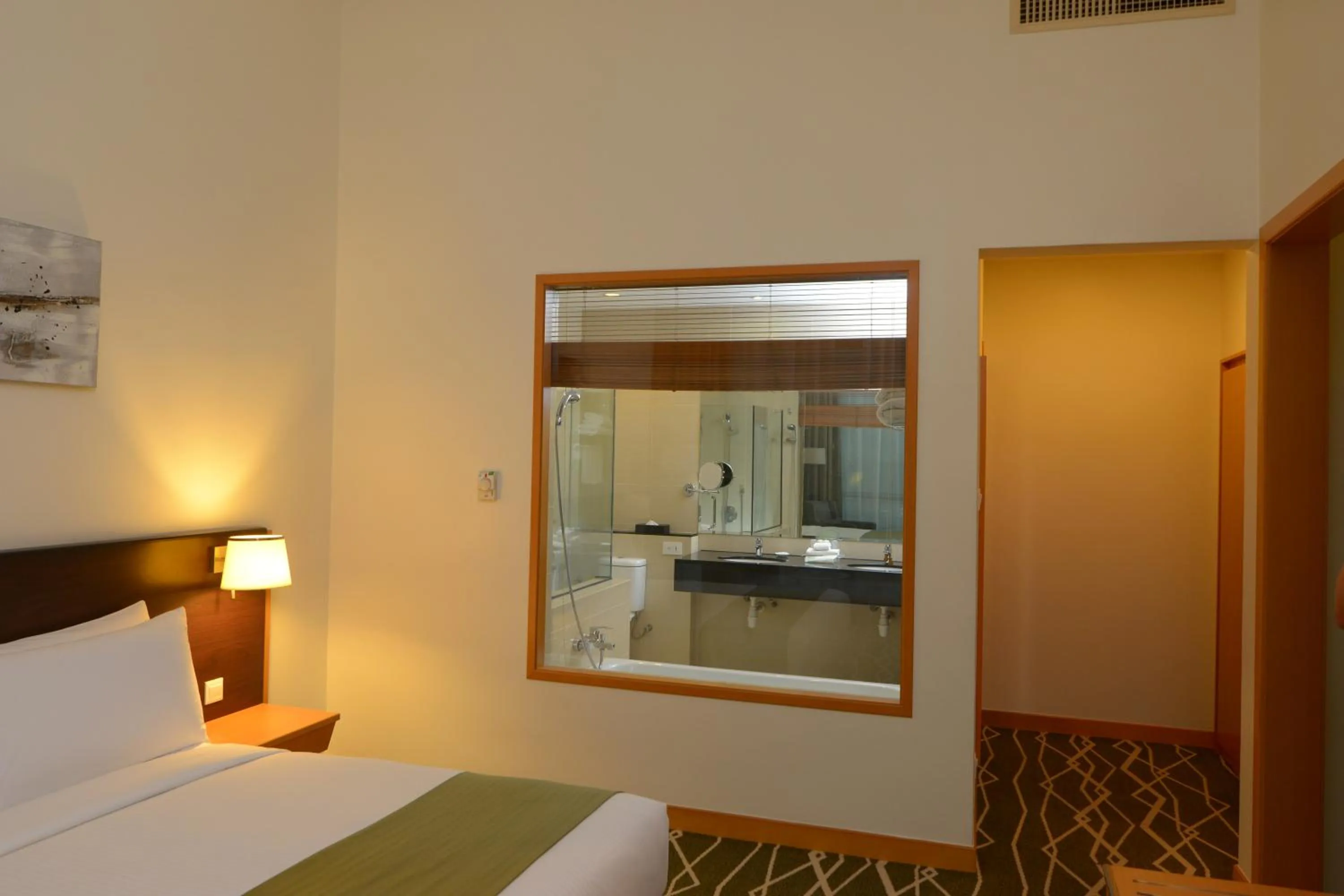 Bathroom, Bed in Holiday Inn Melaka by IHG