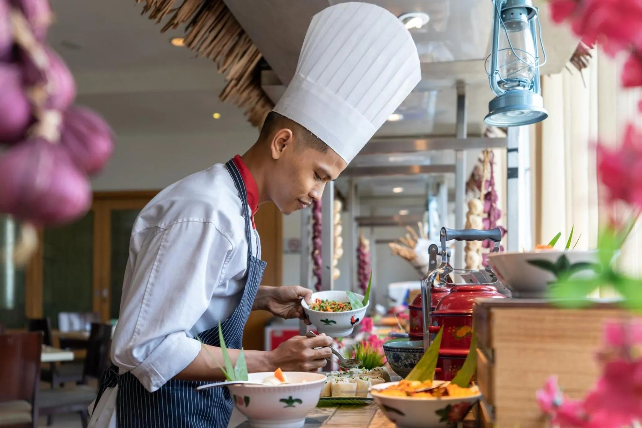 Restaurant/places to eat in Holiday Inn Melaka by IHG