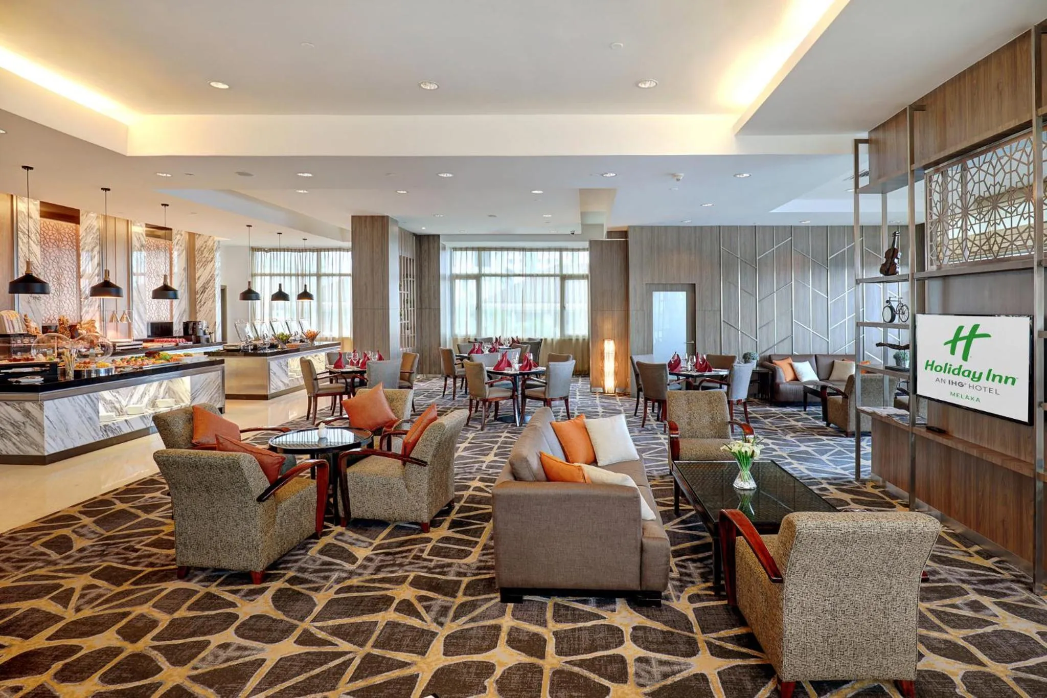 Lounge or bar in Holiday Inn Melaka by IHG